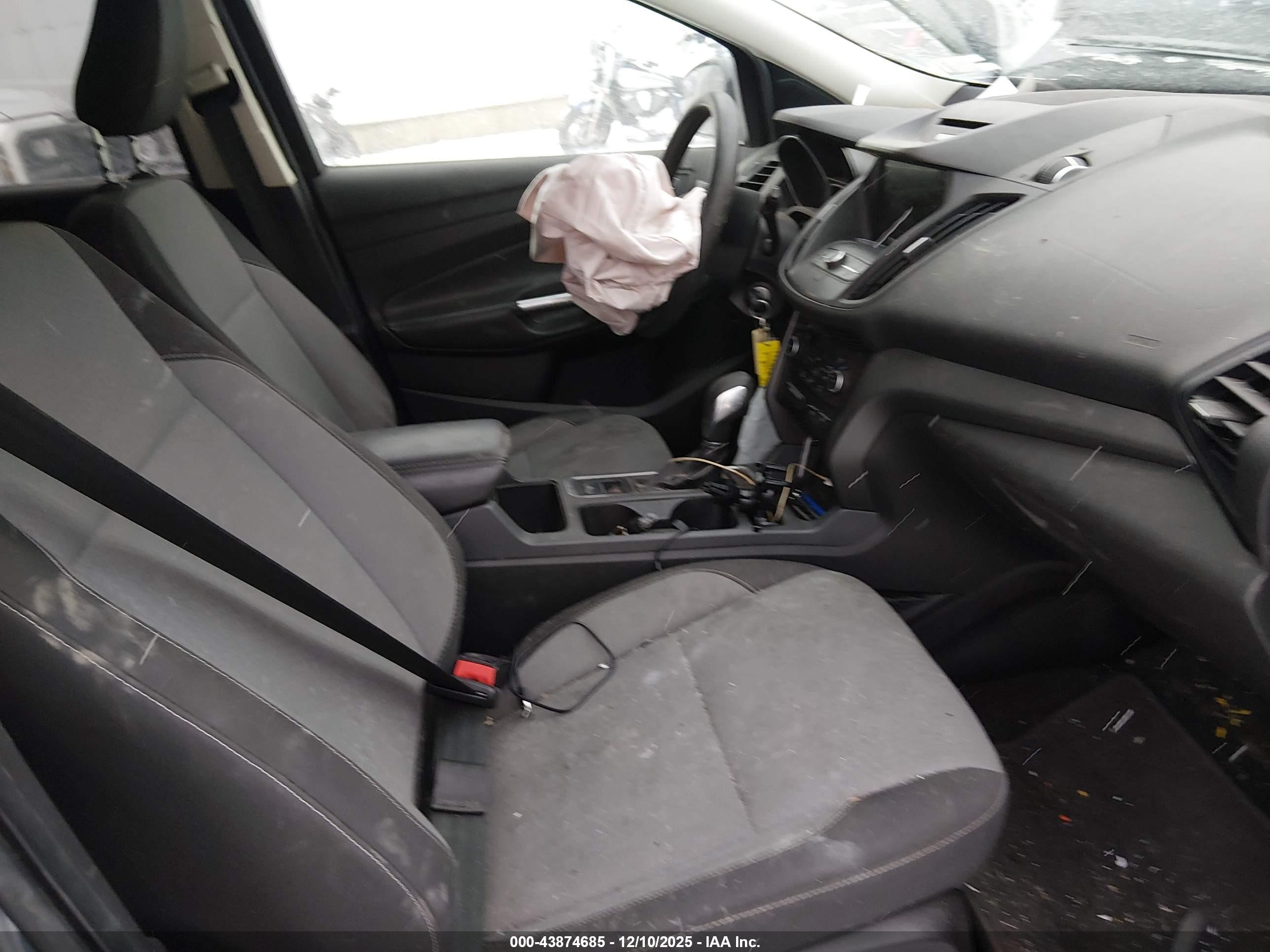 FORD ESCAPE image 5