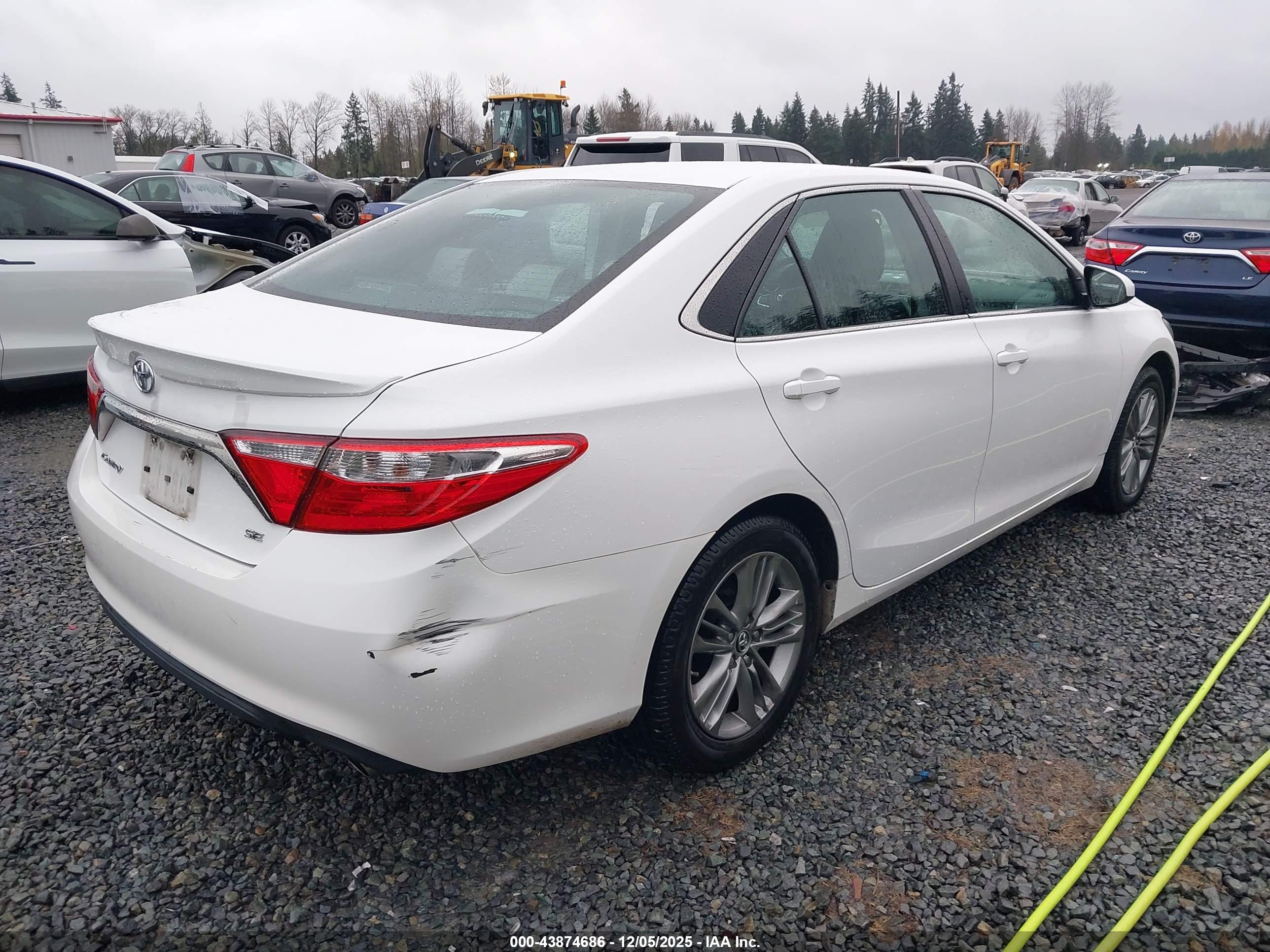 TOYOTA CAMRY image 4