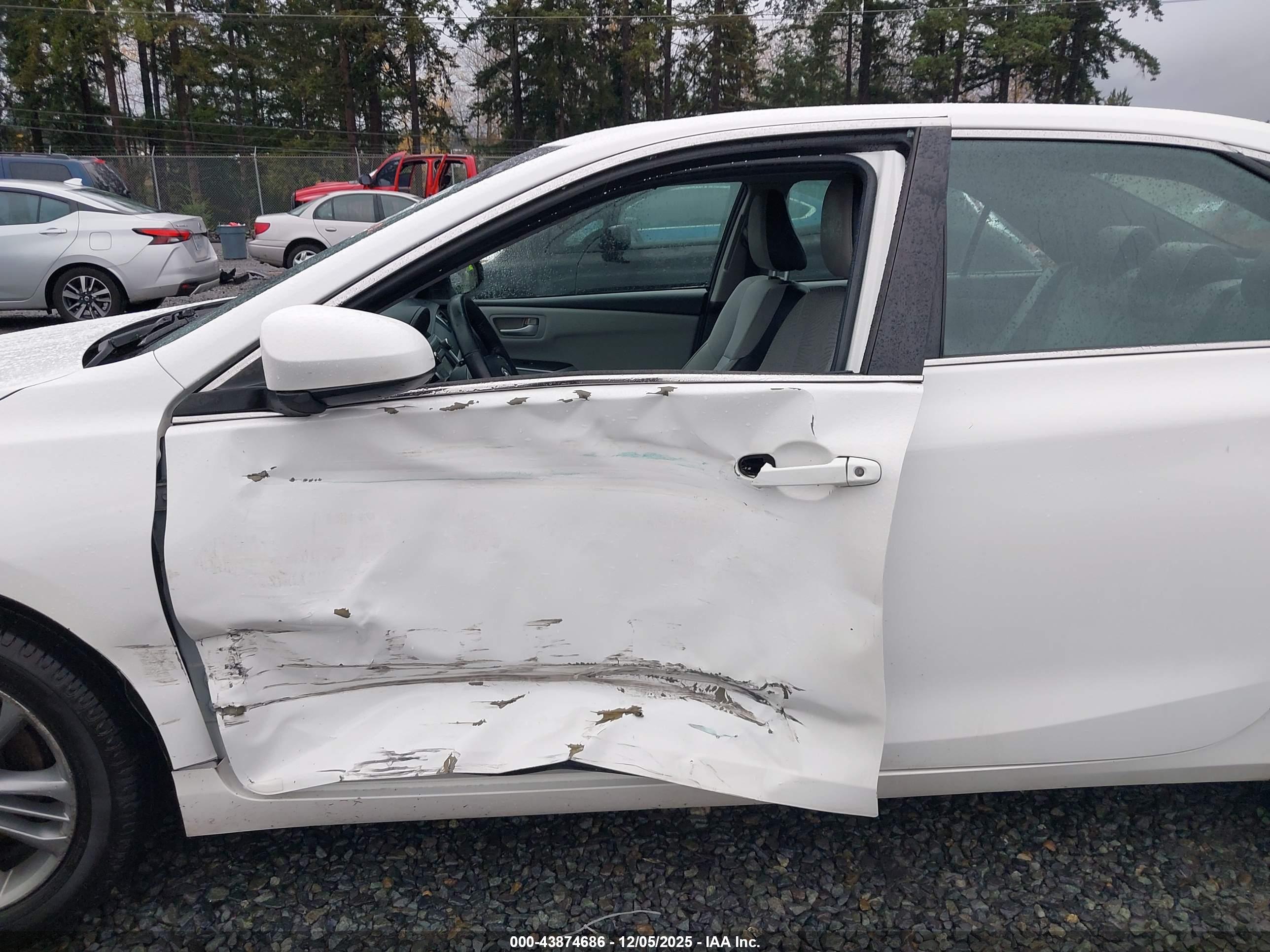 TOYOTA CAMRY image 6