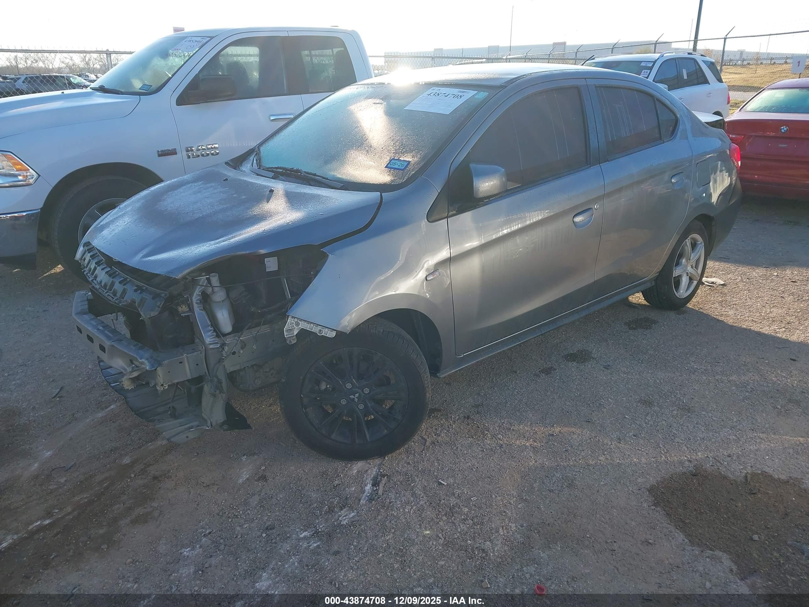 MITSUBISHI MIRAGE image 2