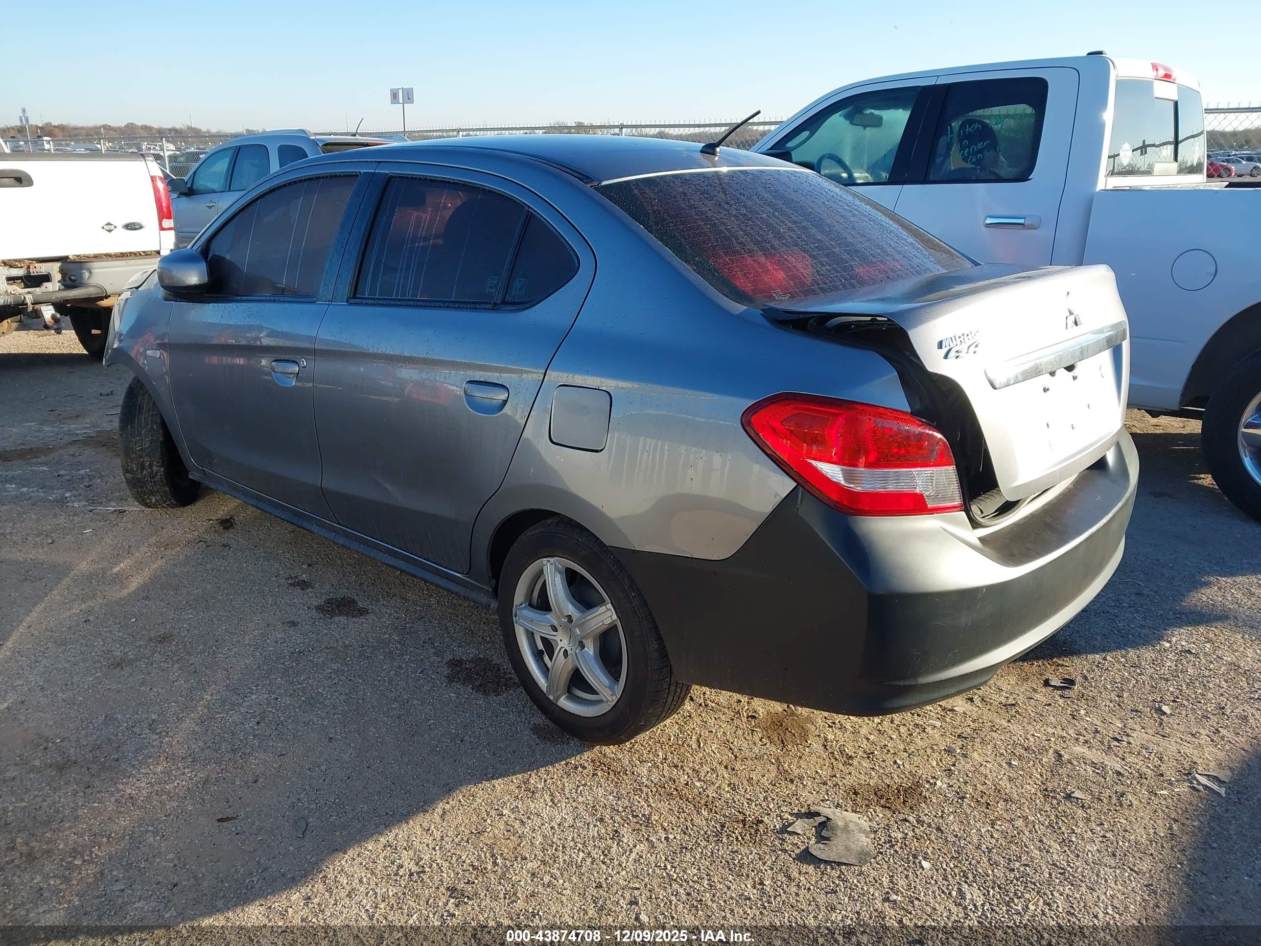 MITSUBISHI MIRAGE image 3