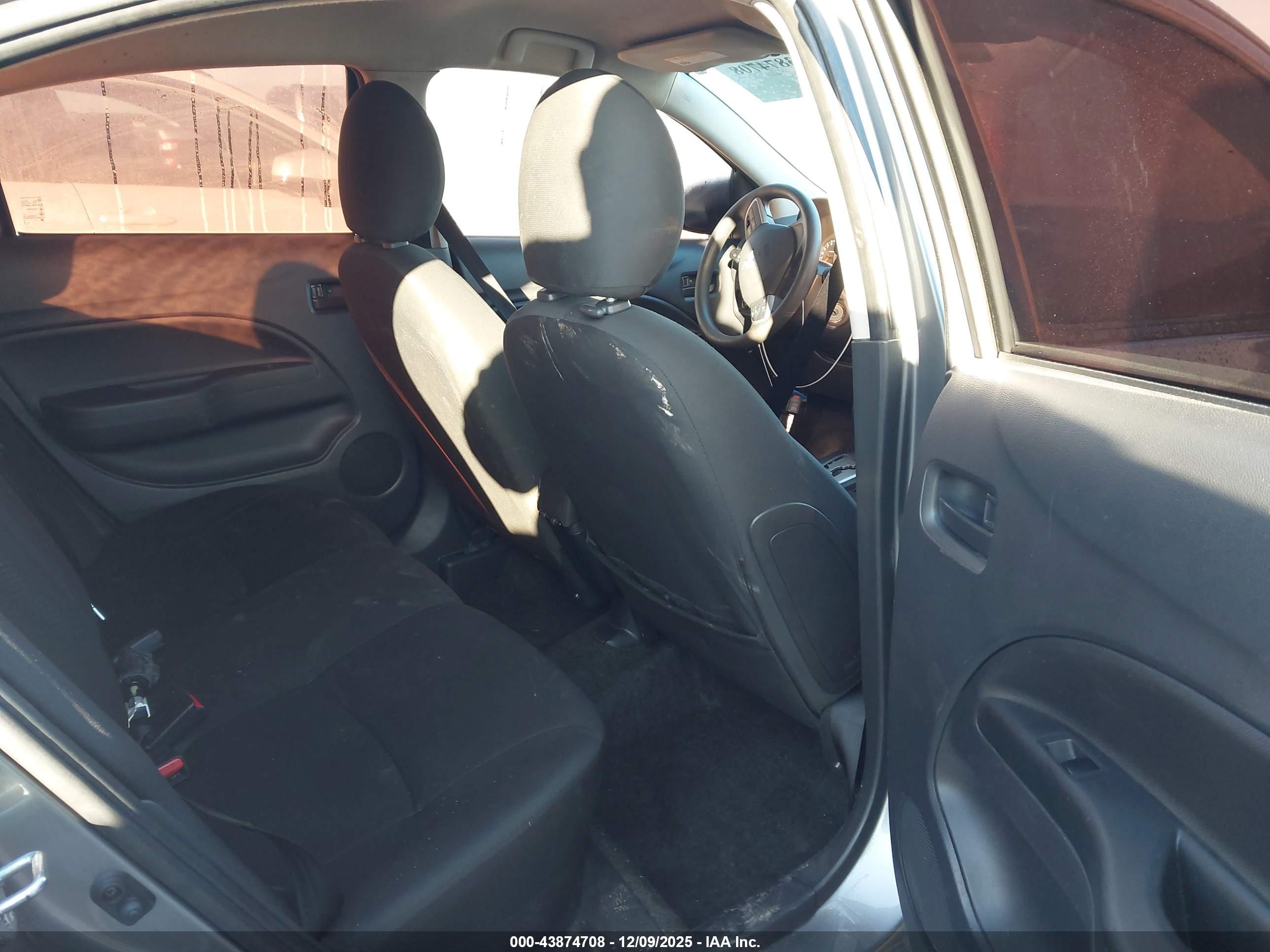 MITSUBISHI MIRAGE image 8