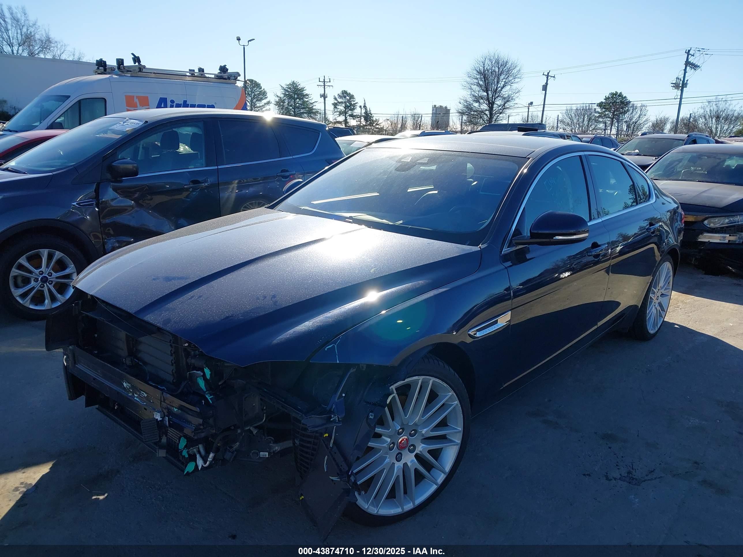 JAGUAR XF image 2