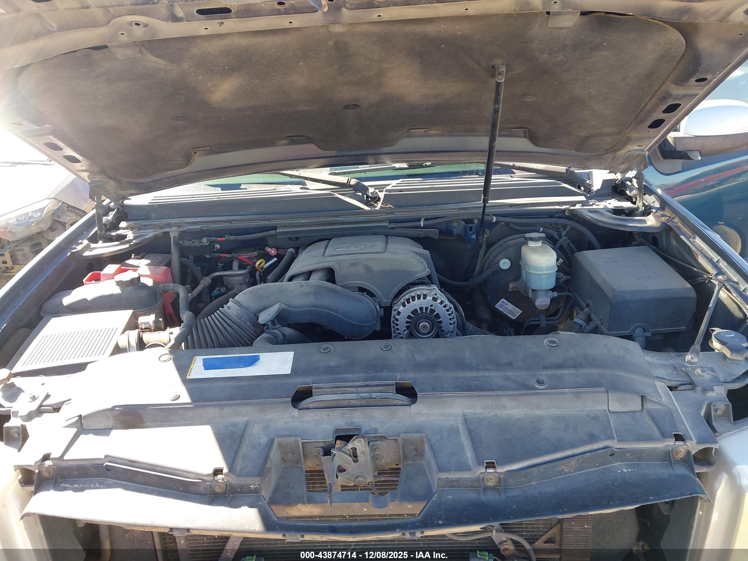 CHEVROLET TAHOE image 10