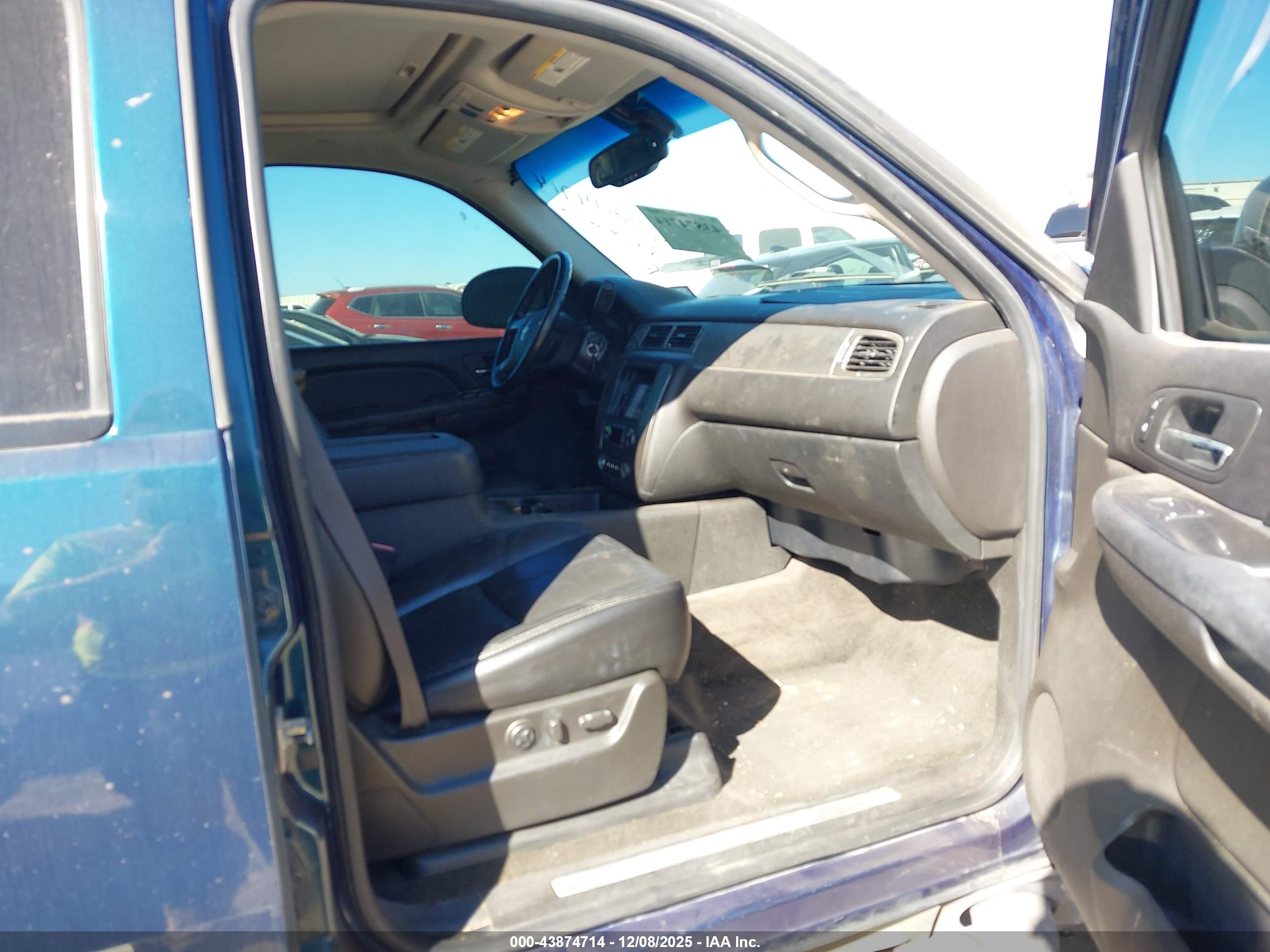 CHEVROLET TAHOE image 5