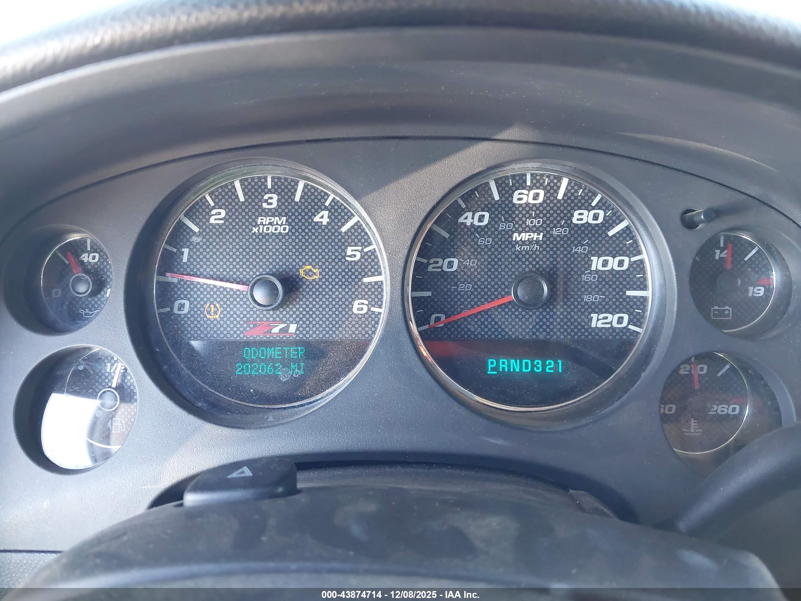 CHEVROLET TAHOE image 7
