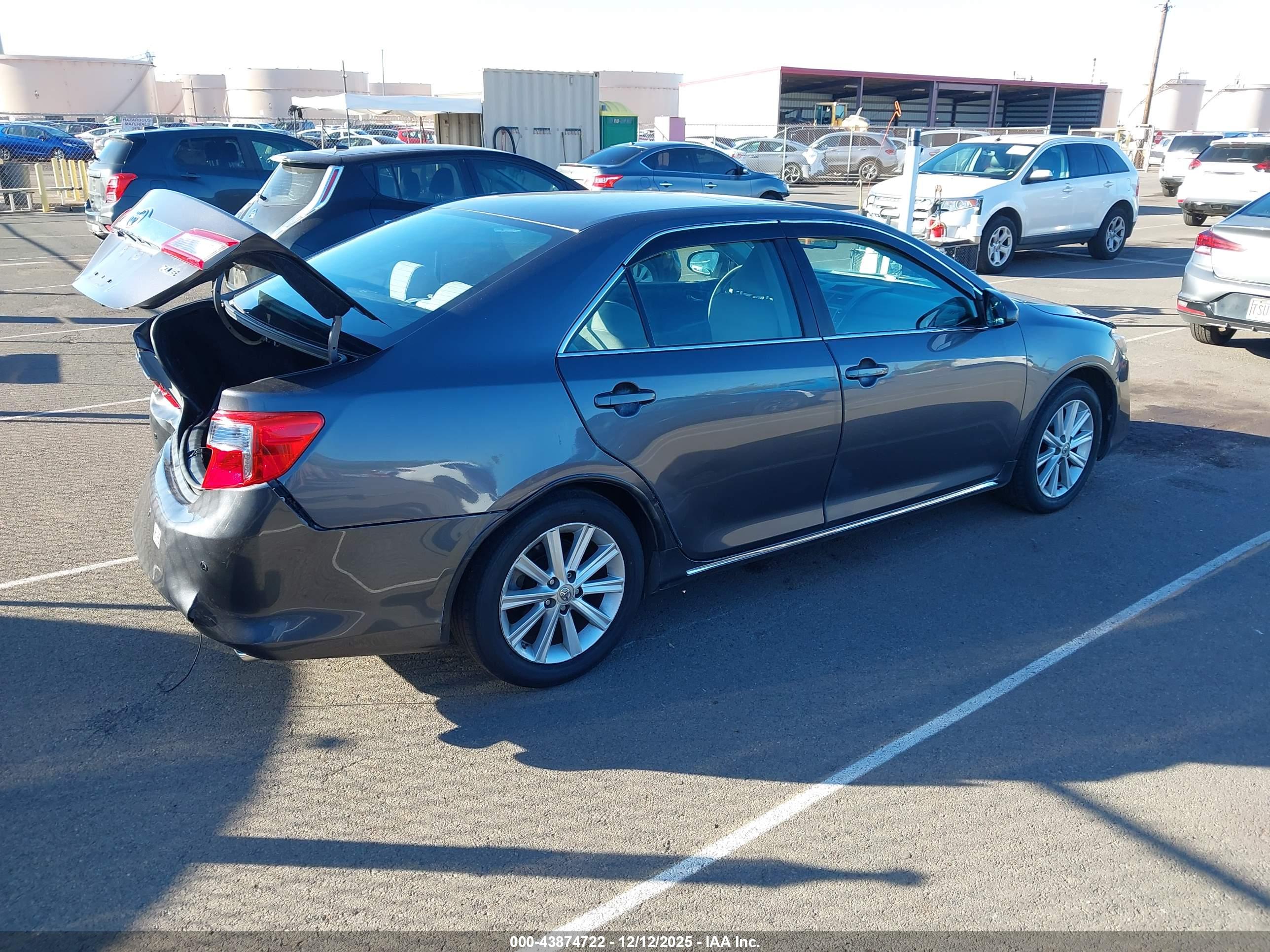 TOYOTA CAMRY image 4