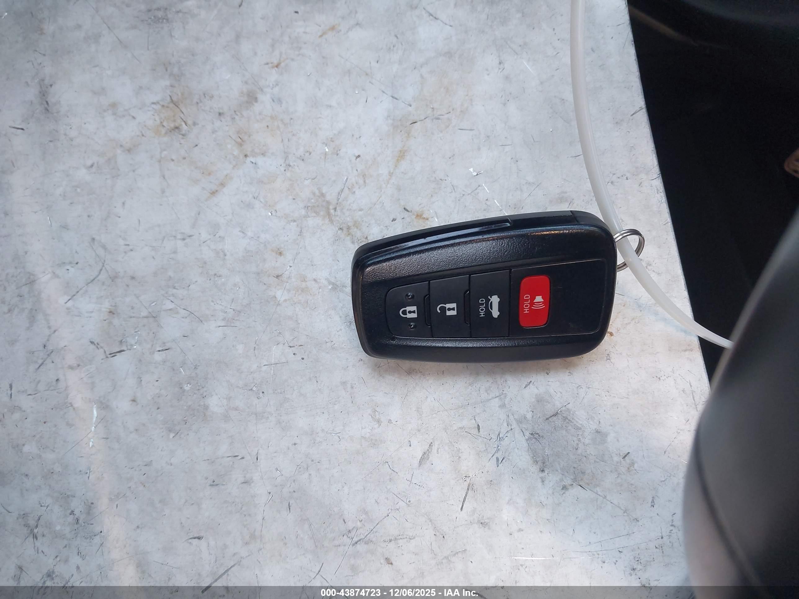 TOYOTA CAMRY image 11