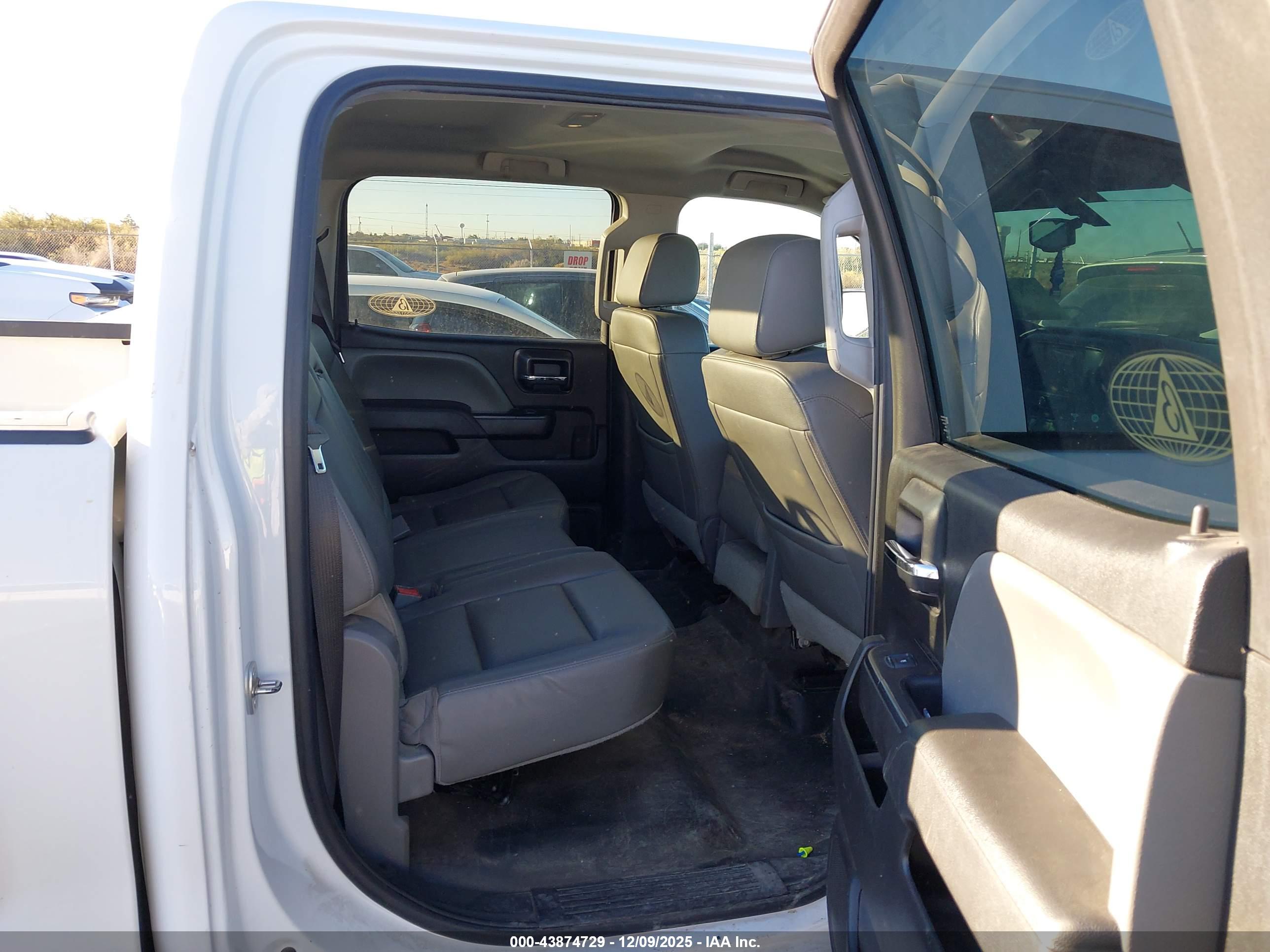 CHEVROLET SILVERADO image 8