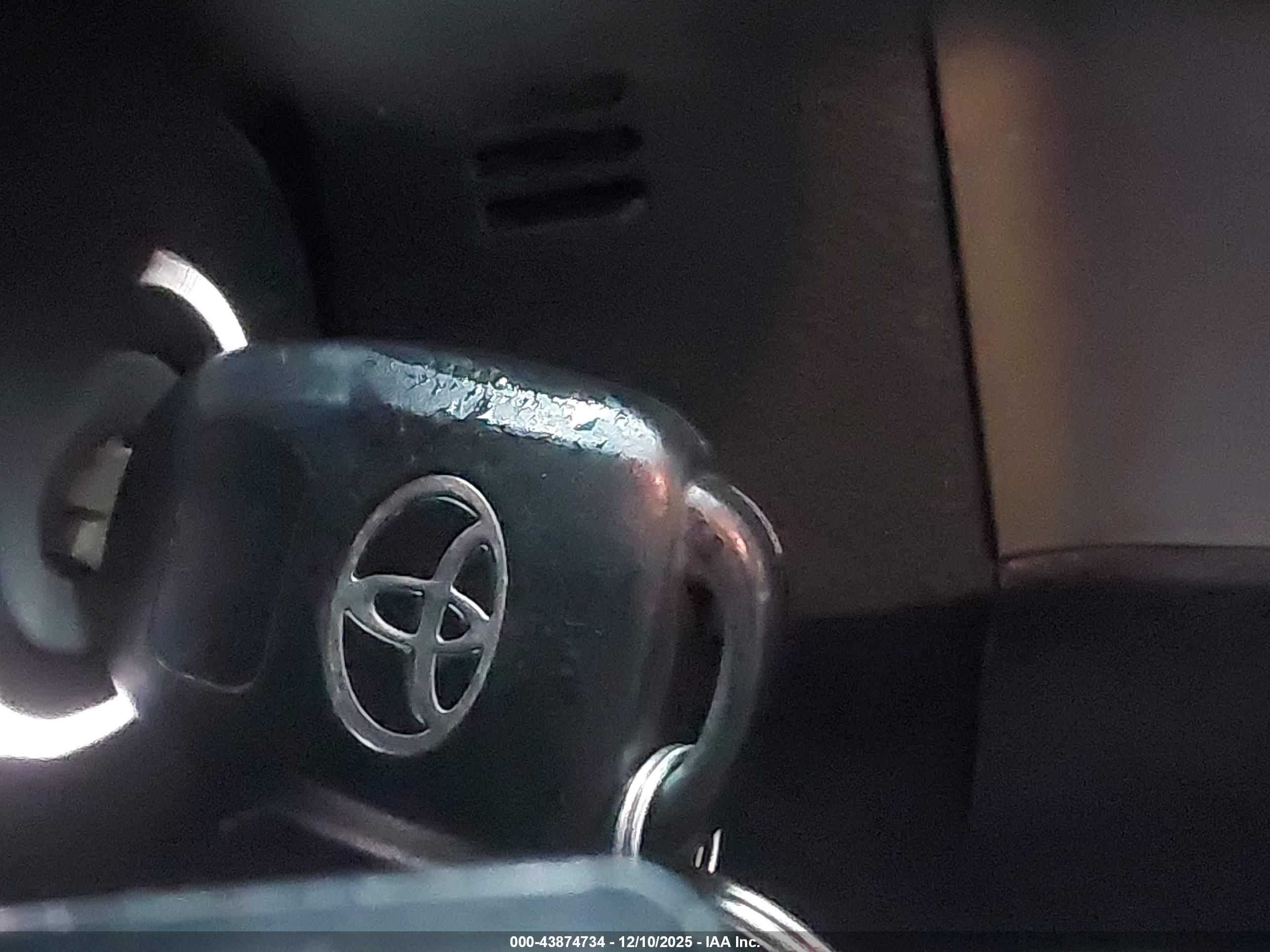 TOYOTA TACOMA image 11