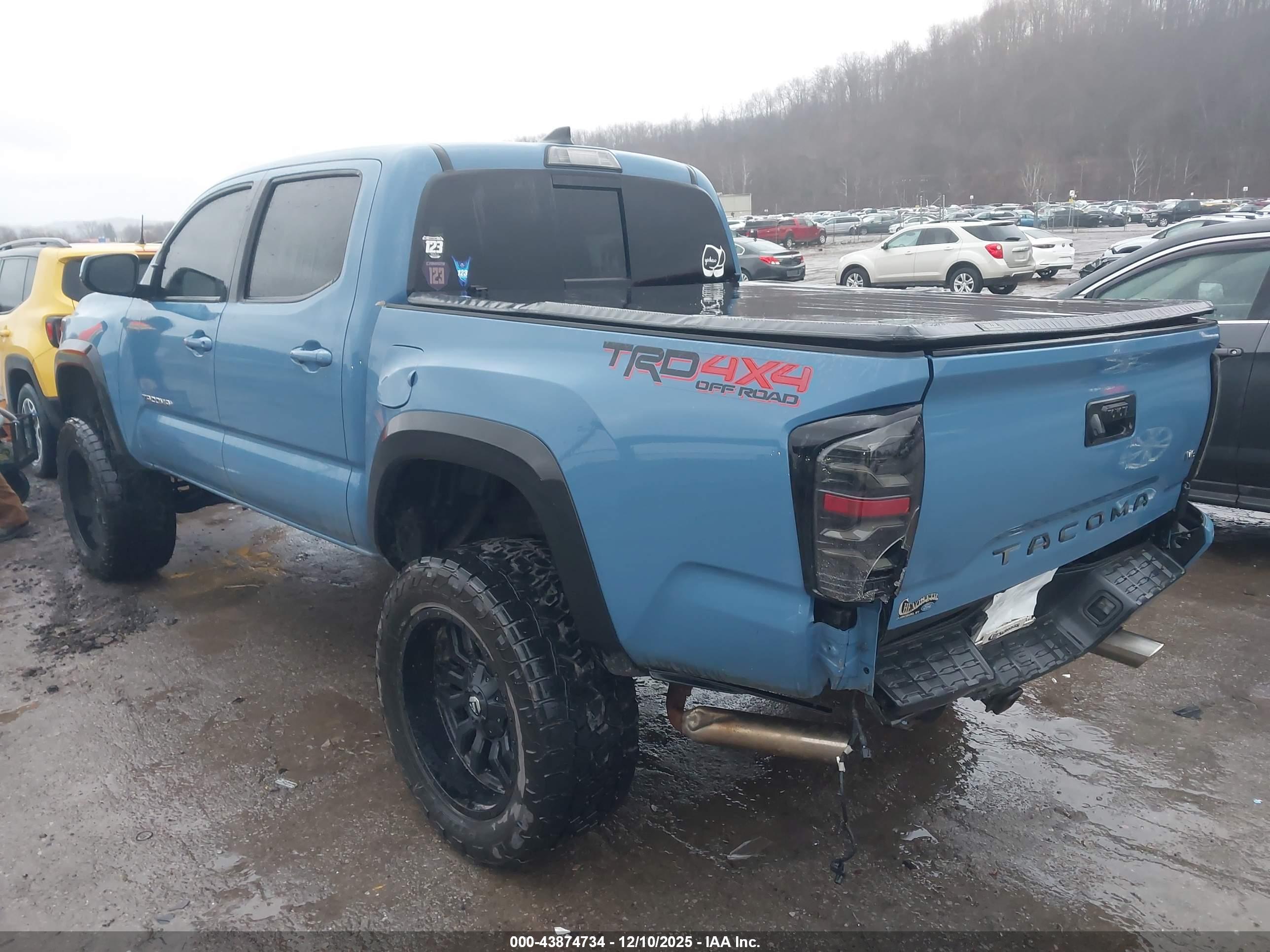 TOYOTA TACOMA image 3