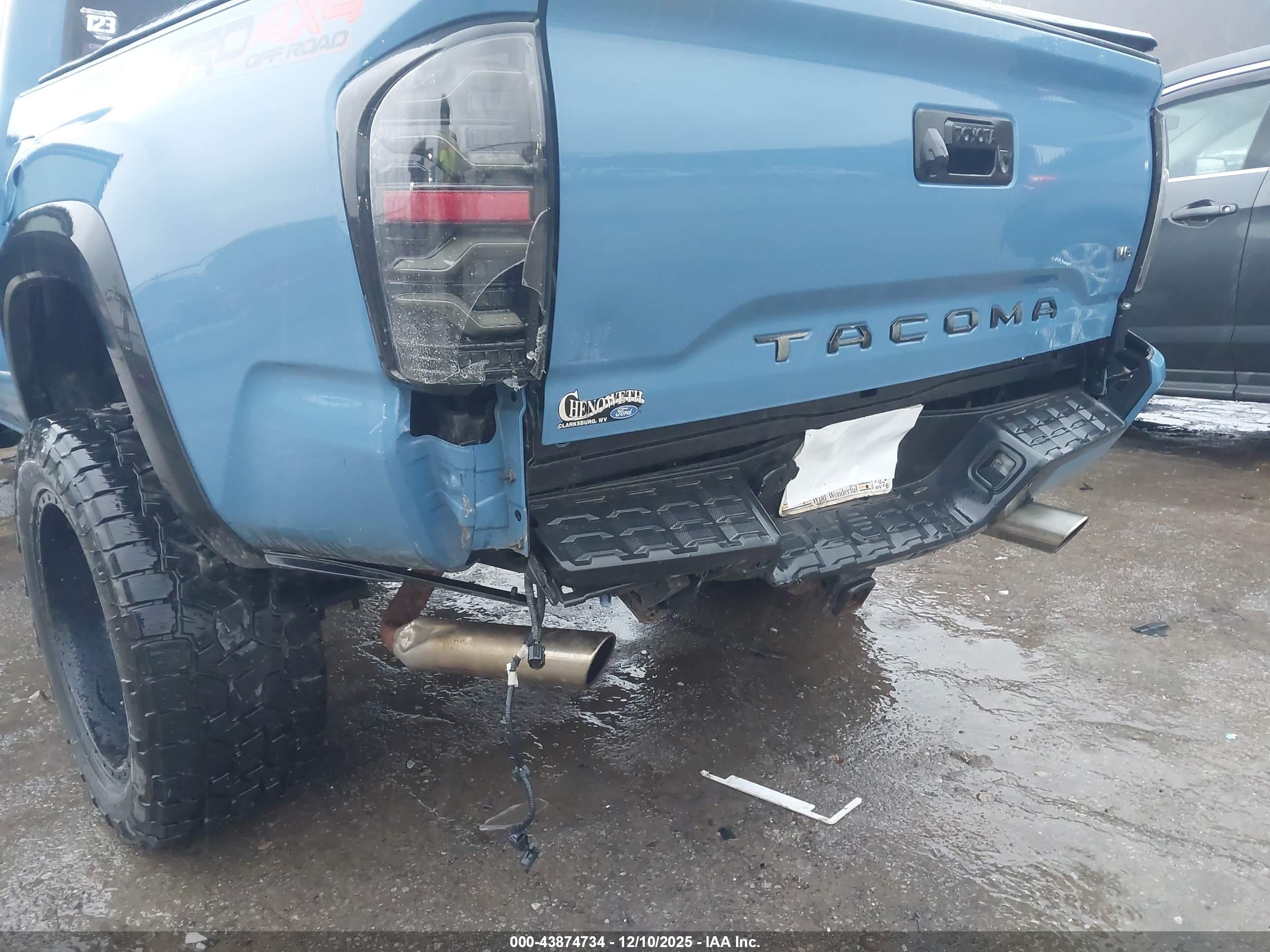 TOYOTA TACOMA image 6