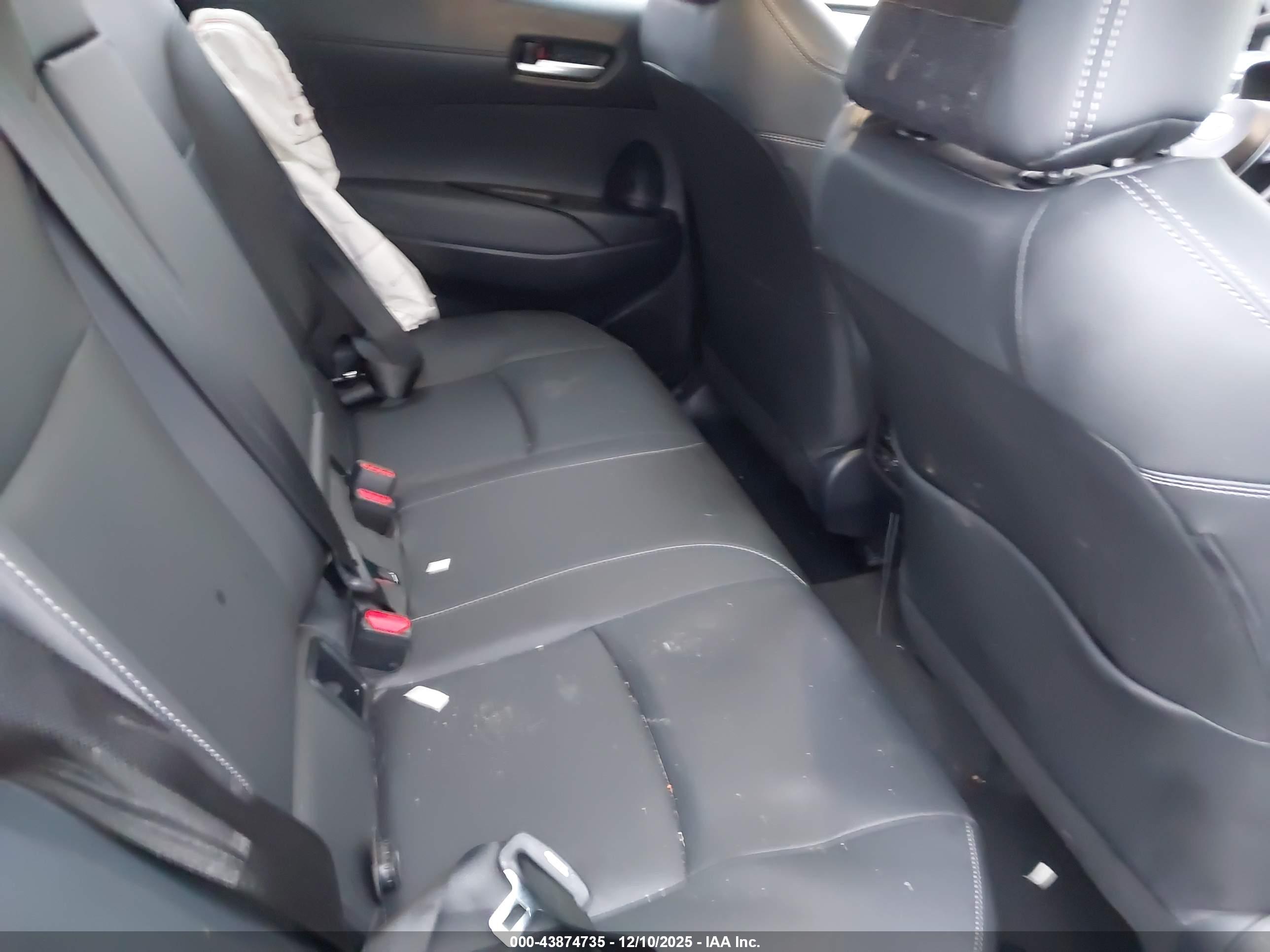 TOYOTA COROLLA image 8