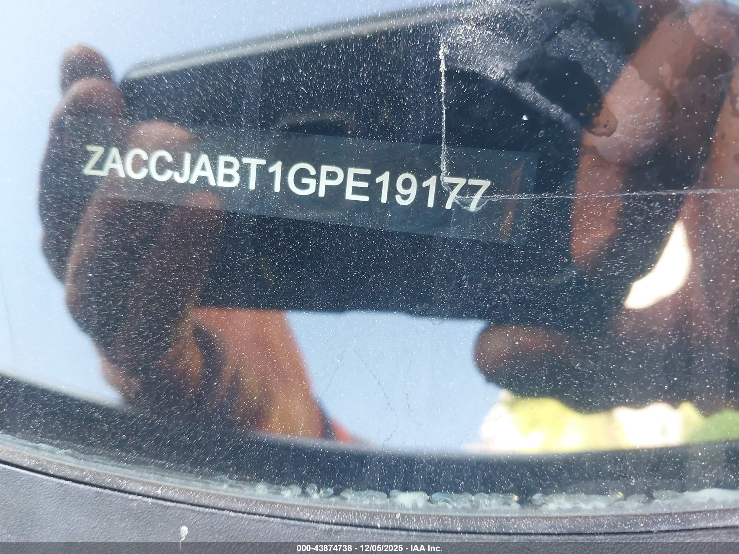JEEP RENEGADE image 9