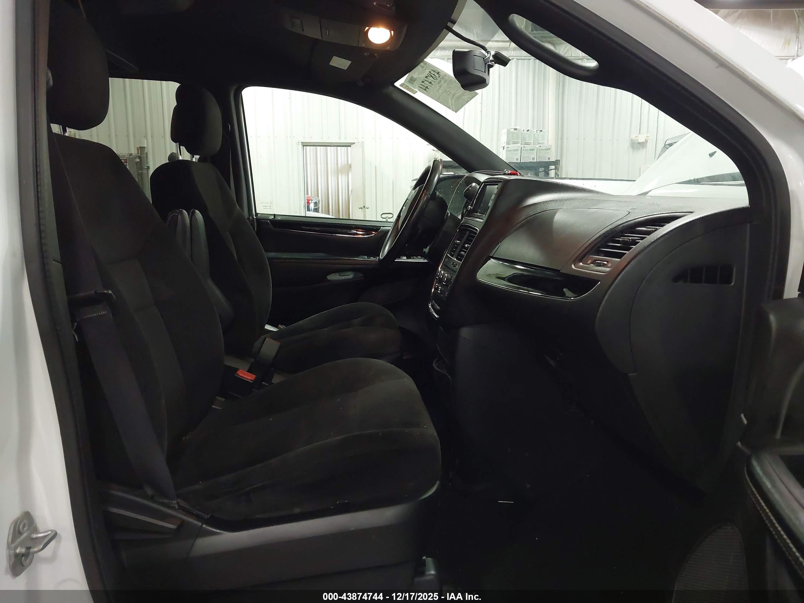 DODGE GRAND image 5