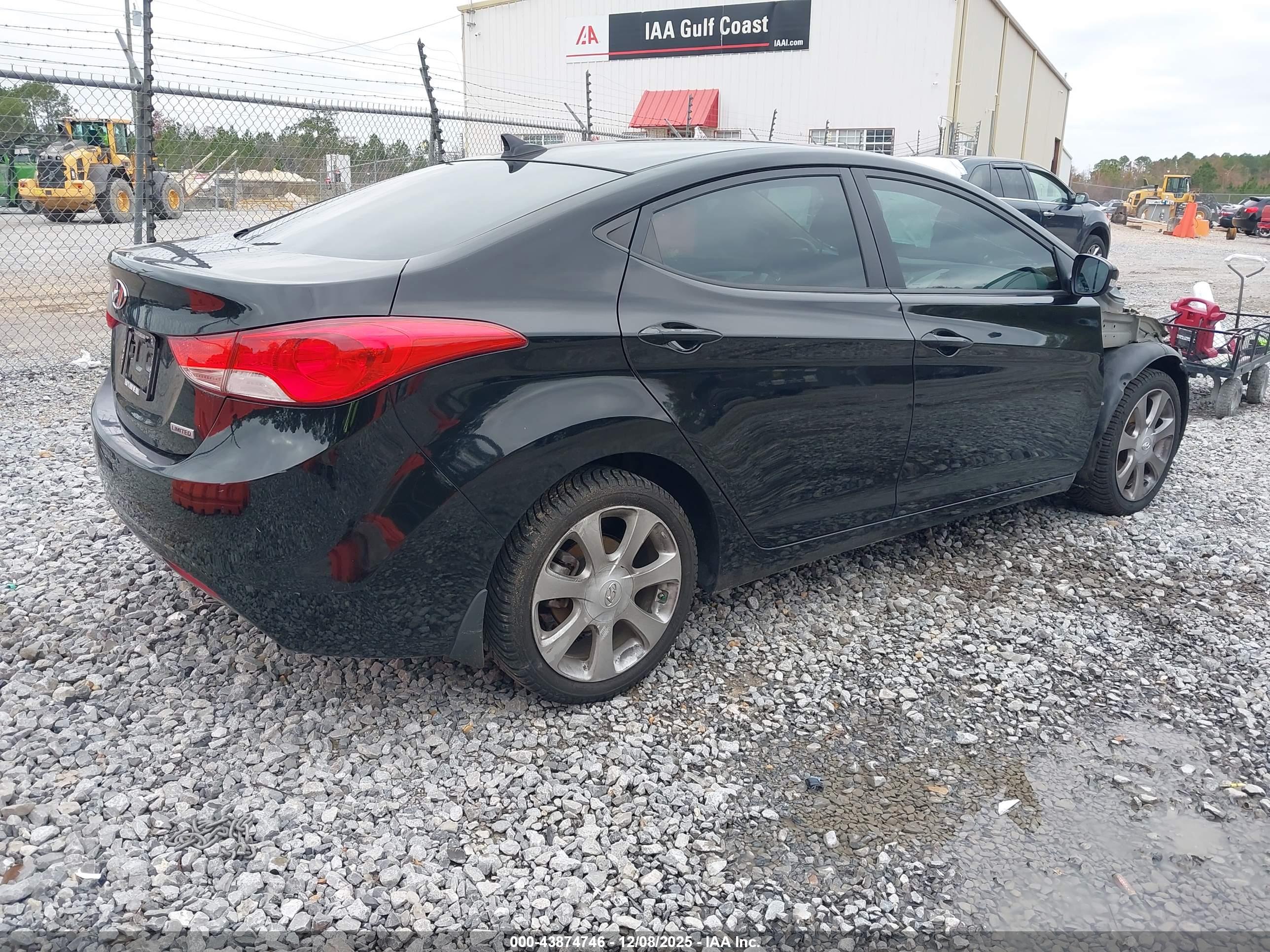 HYUNDAI ELANTRA image 4