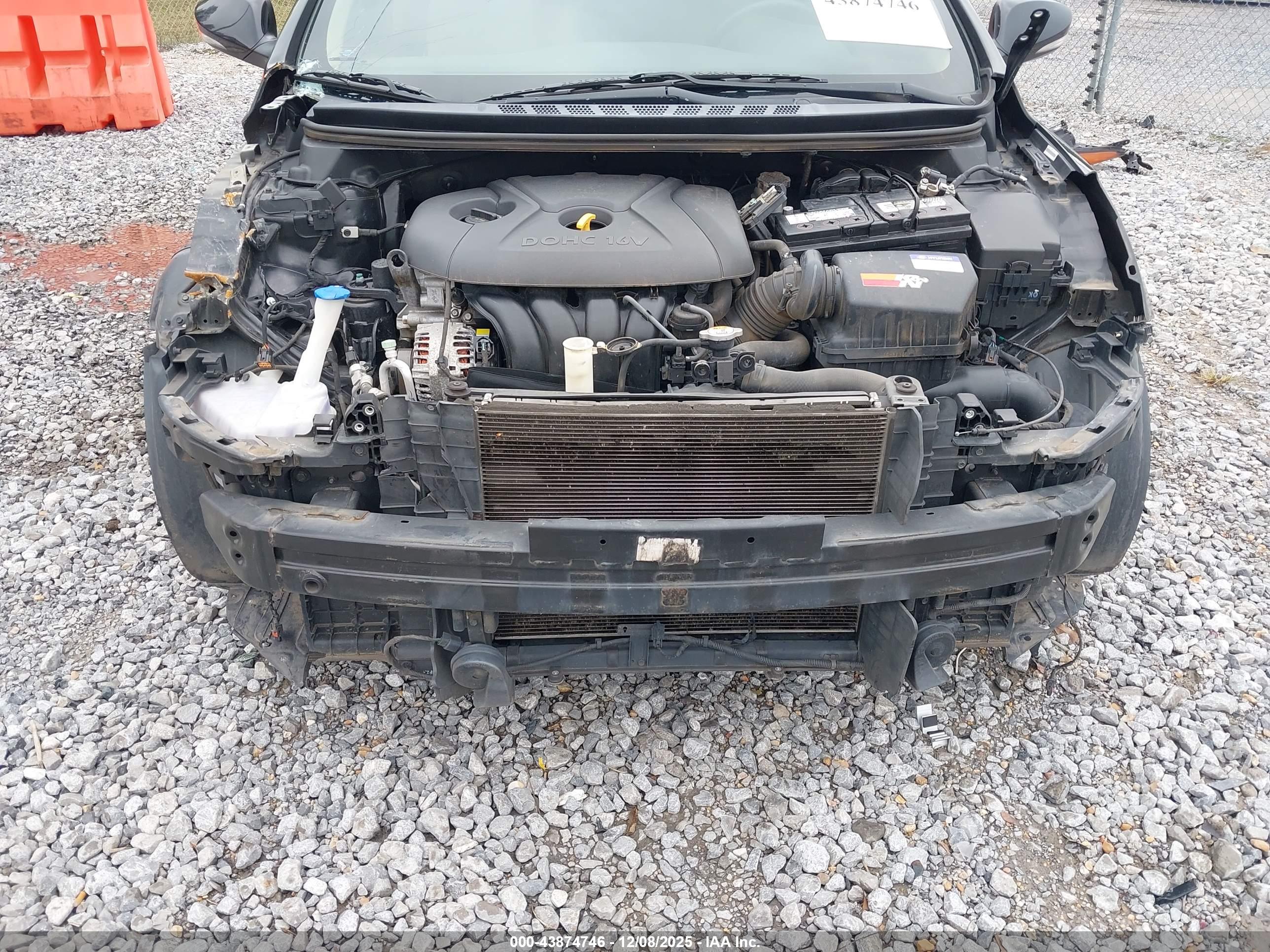 HYUNDAI ELANTRA image 6