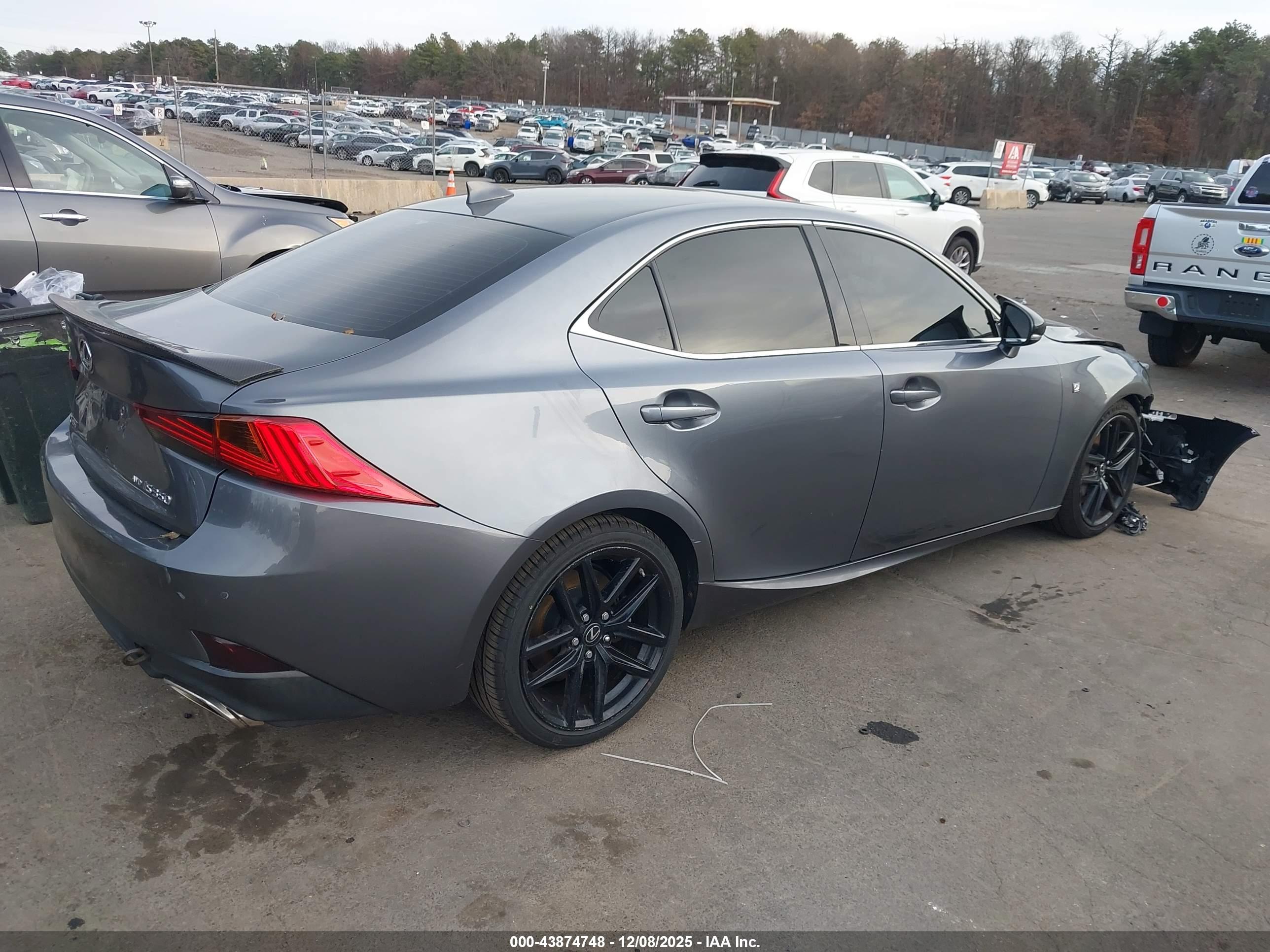LEXUS IS image 4