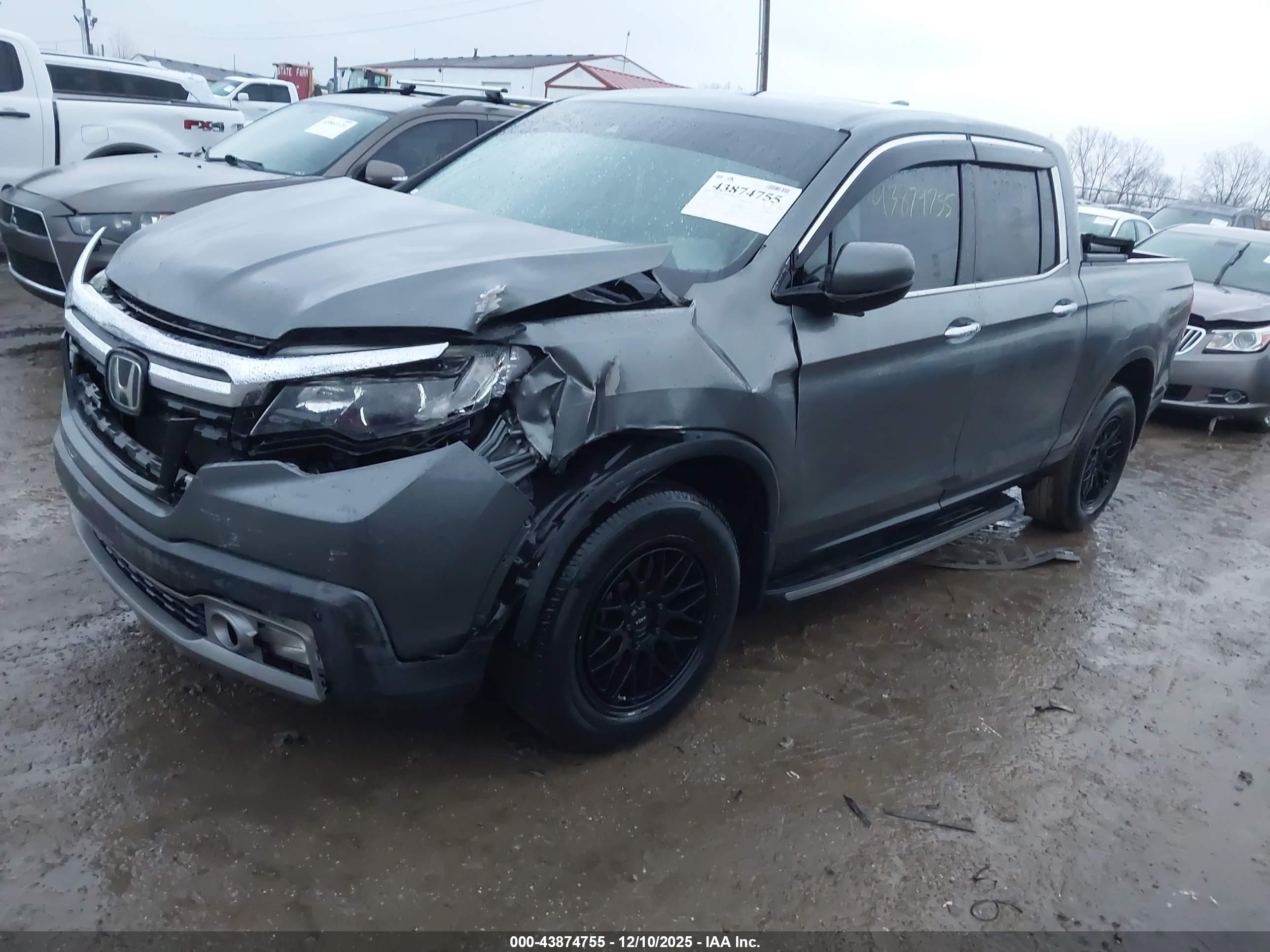 HONDA RIDGELINE image 2