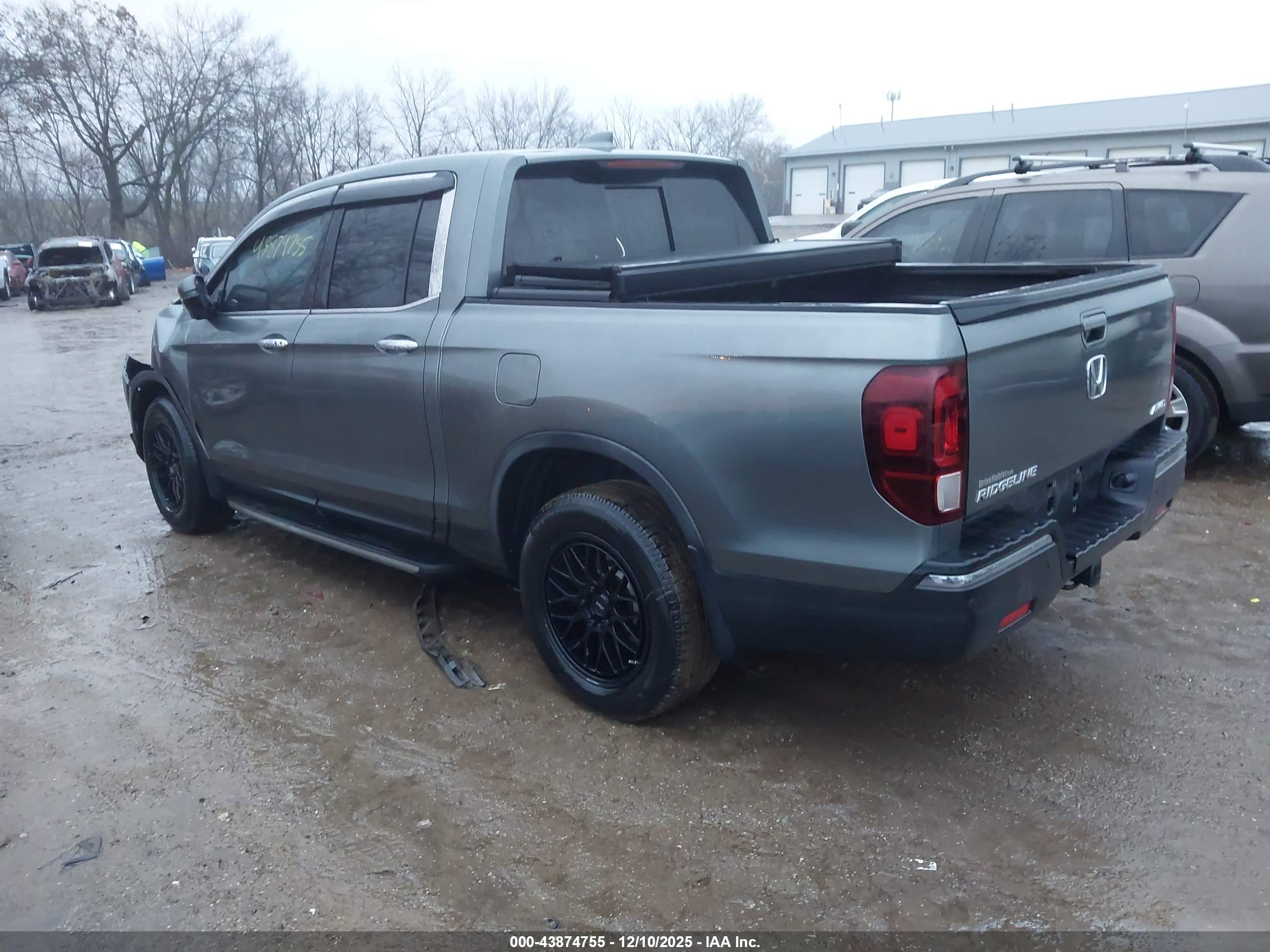 HONDA RIDGELINE image 3