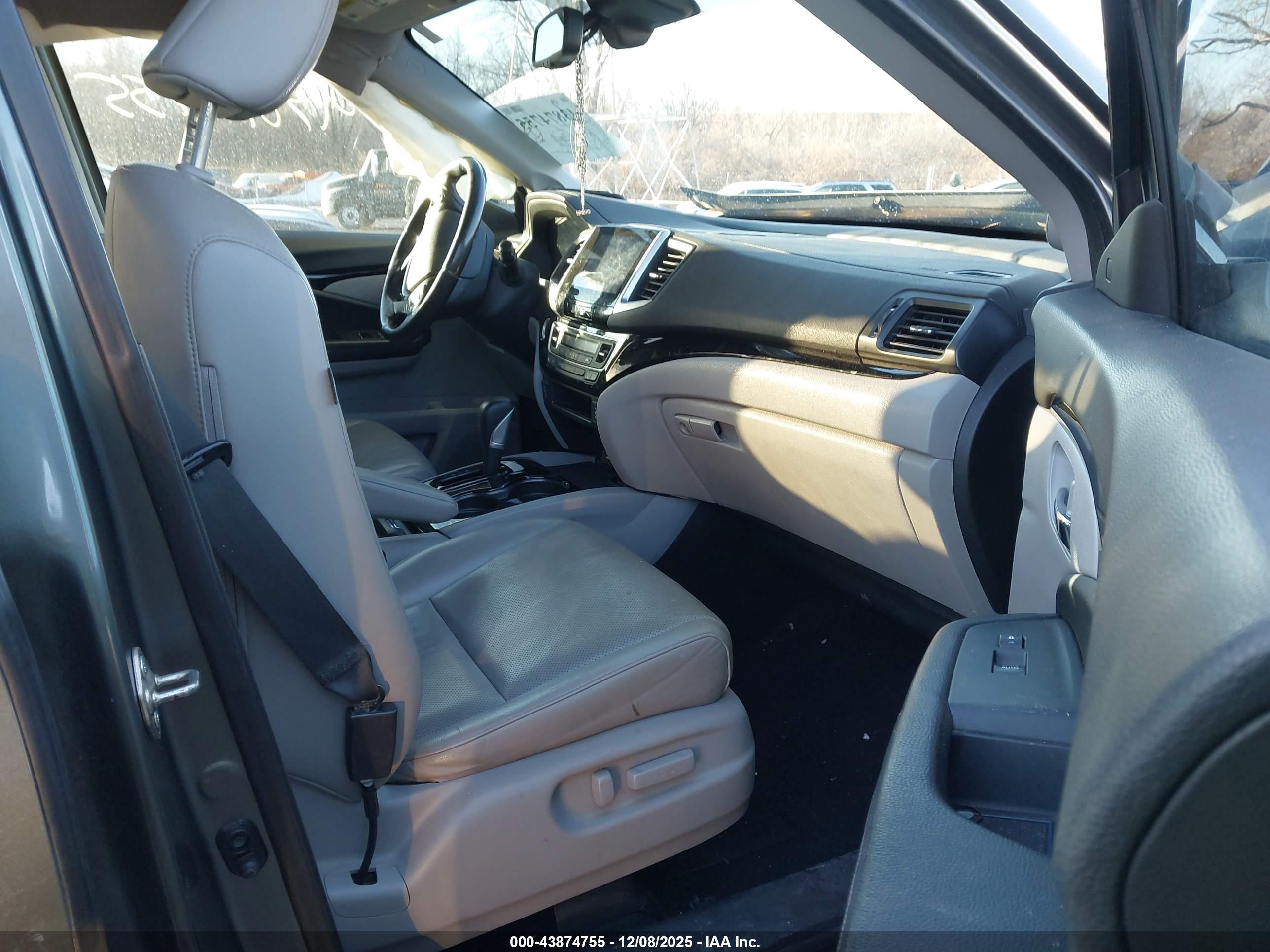 HONDA RIDGELINE image 5