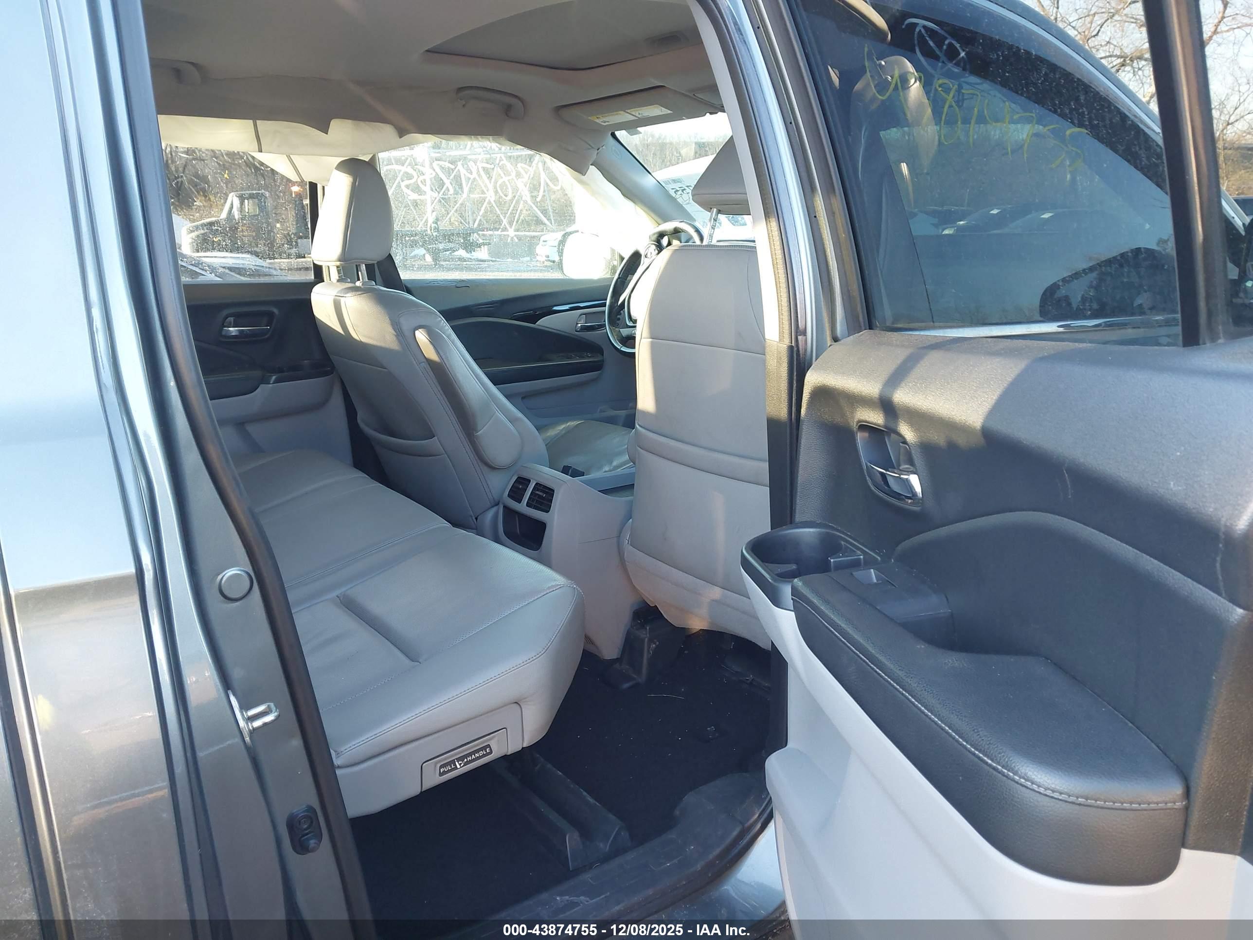 HONDA RIDGELINE image 8