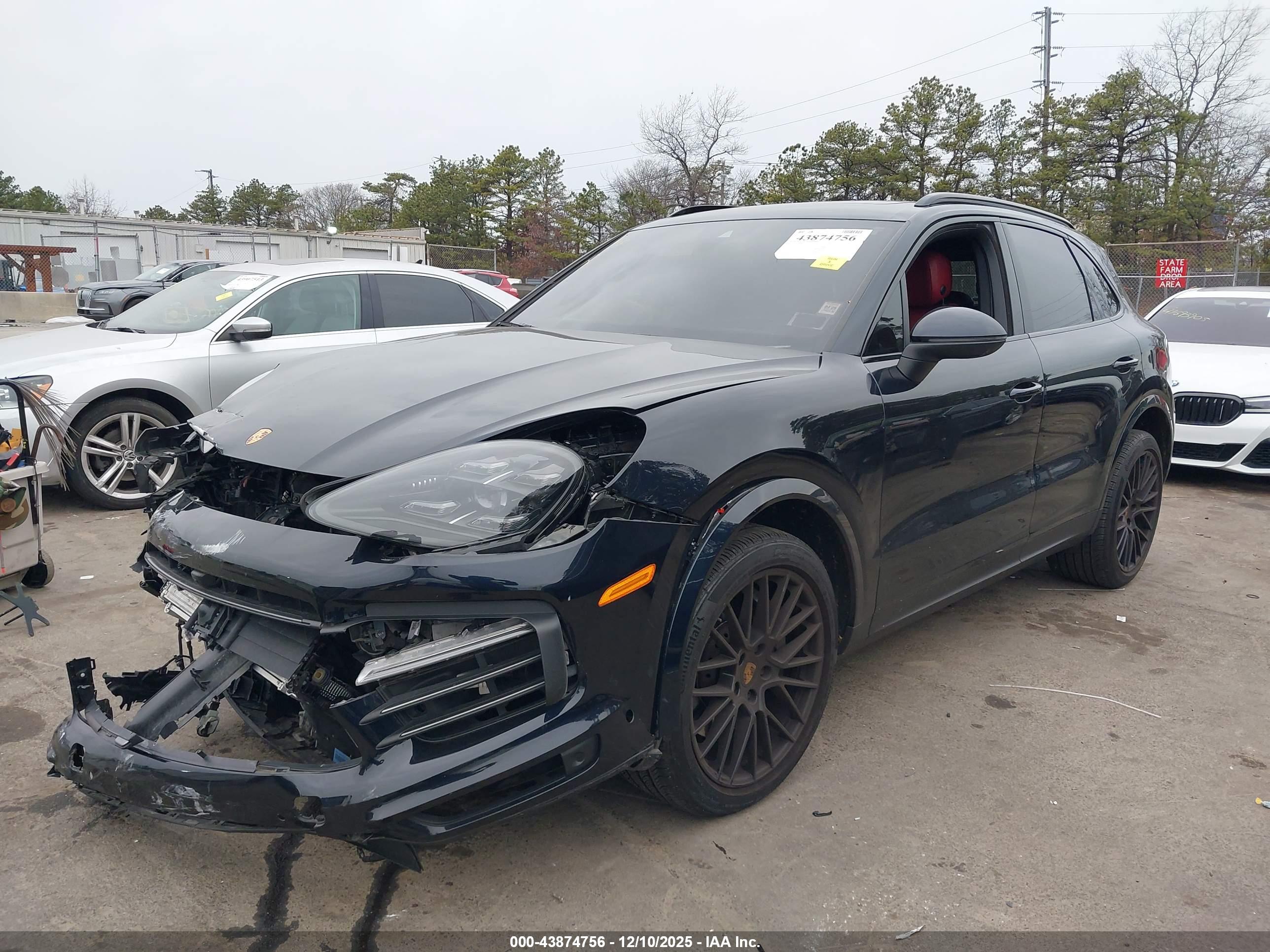PORSCHE CAYENNE image 2