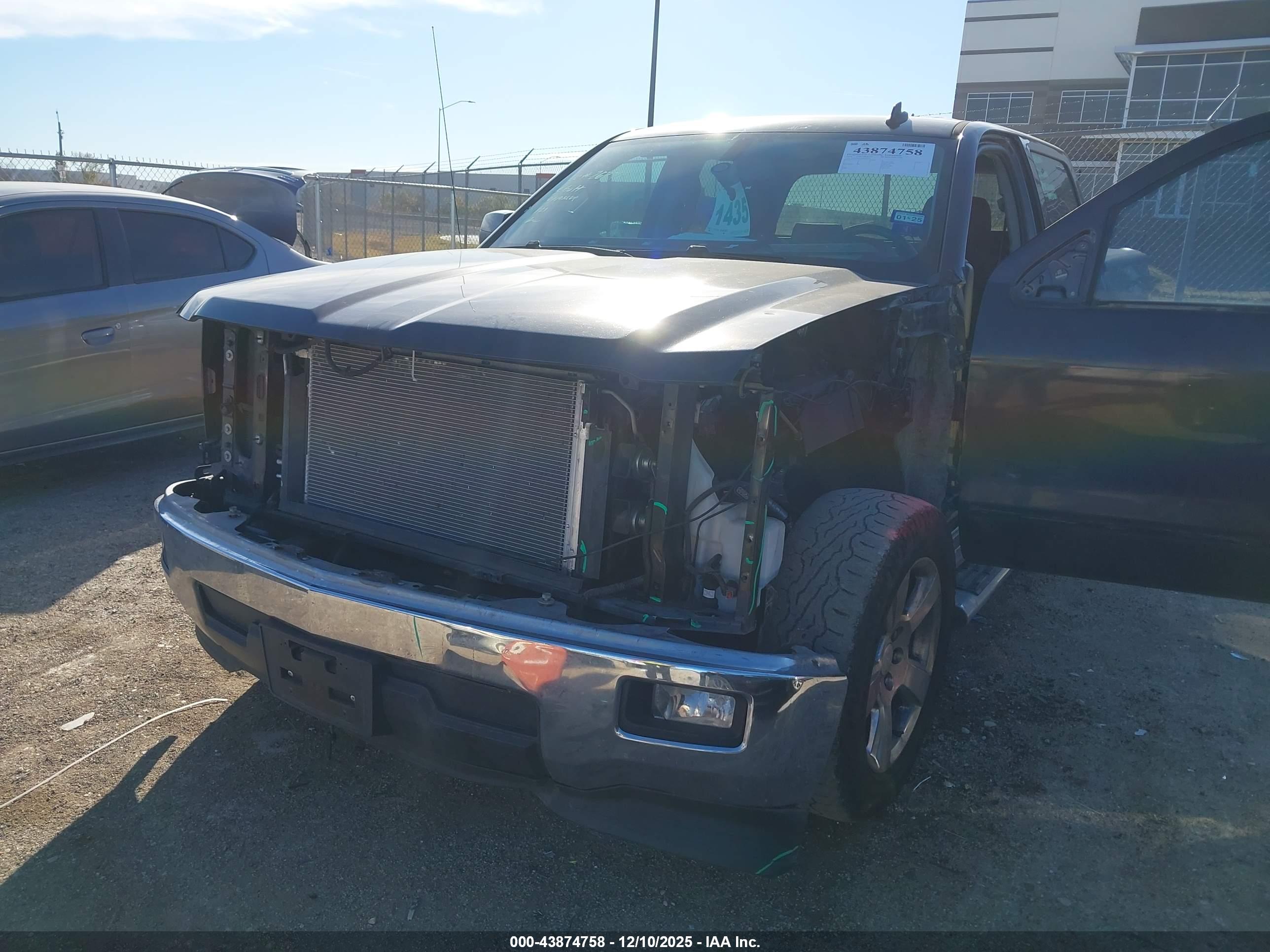 CHEVROLET SILVERADO image 6