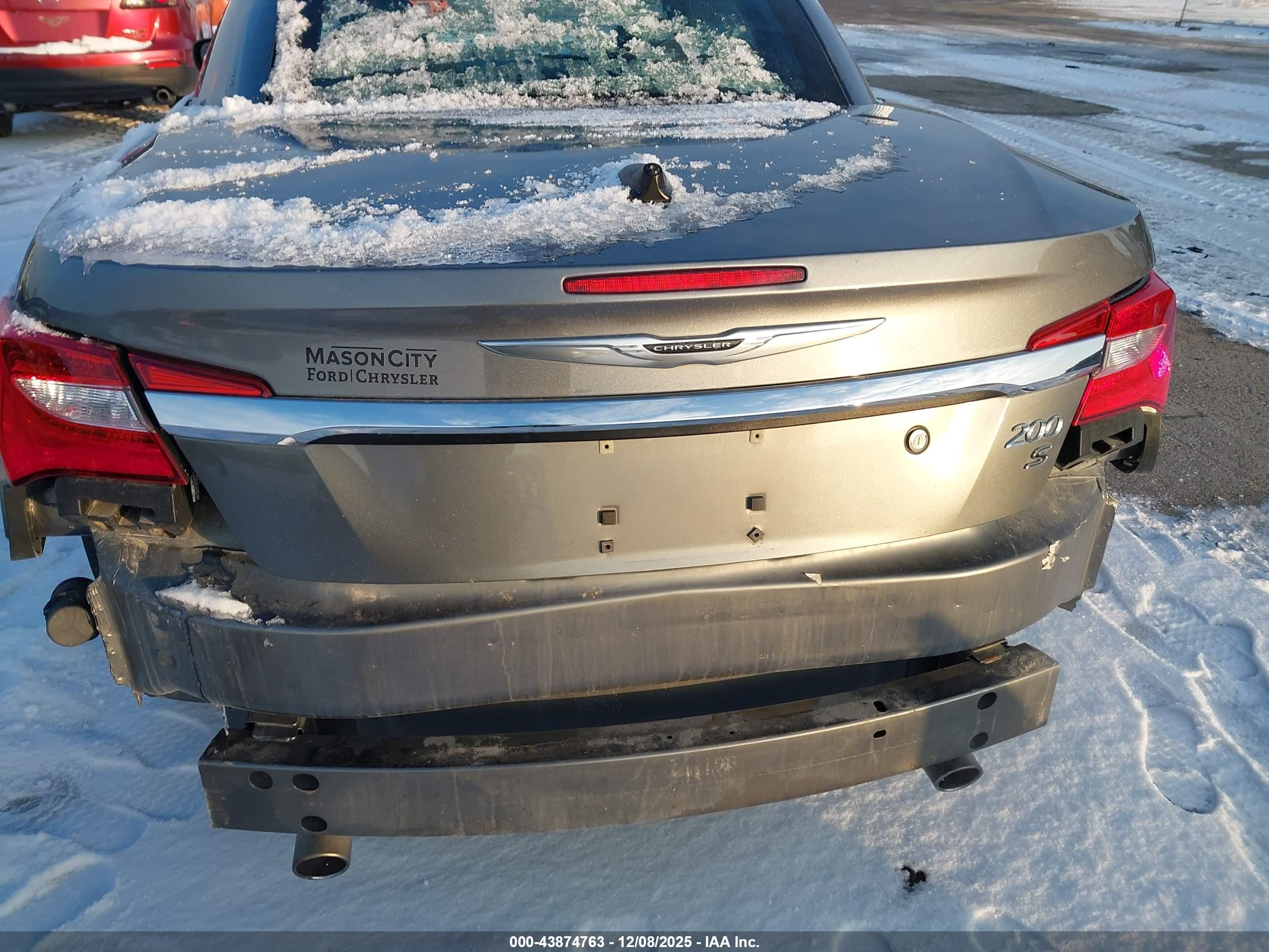 CHRYSLER 200 image 6