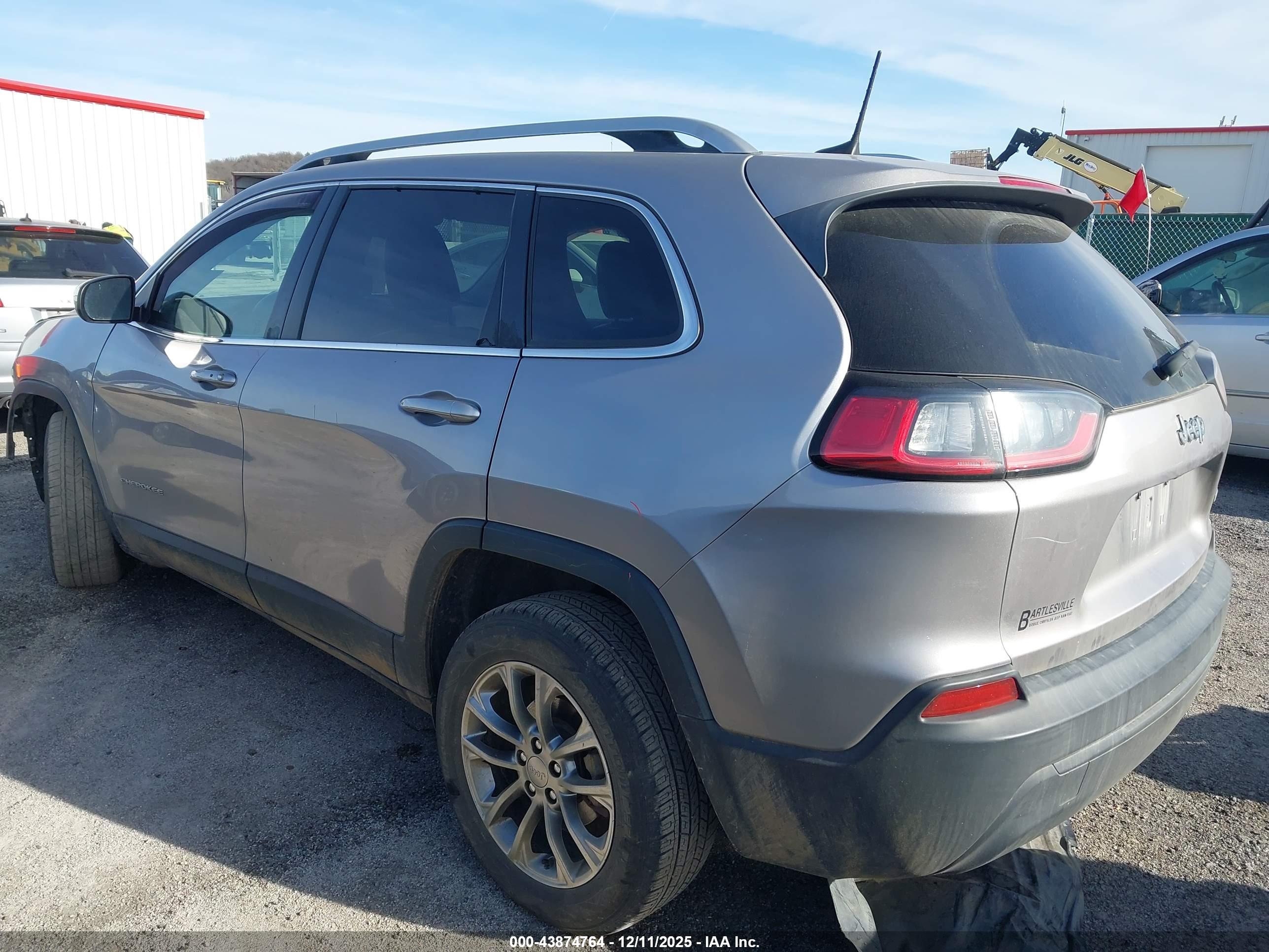 JEEP CHEROKEE image 3
