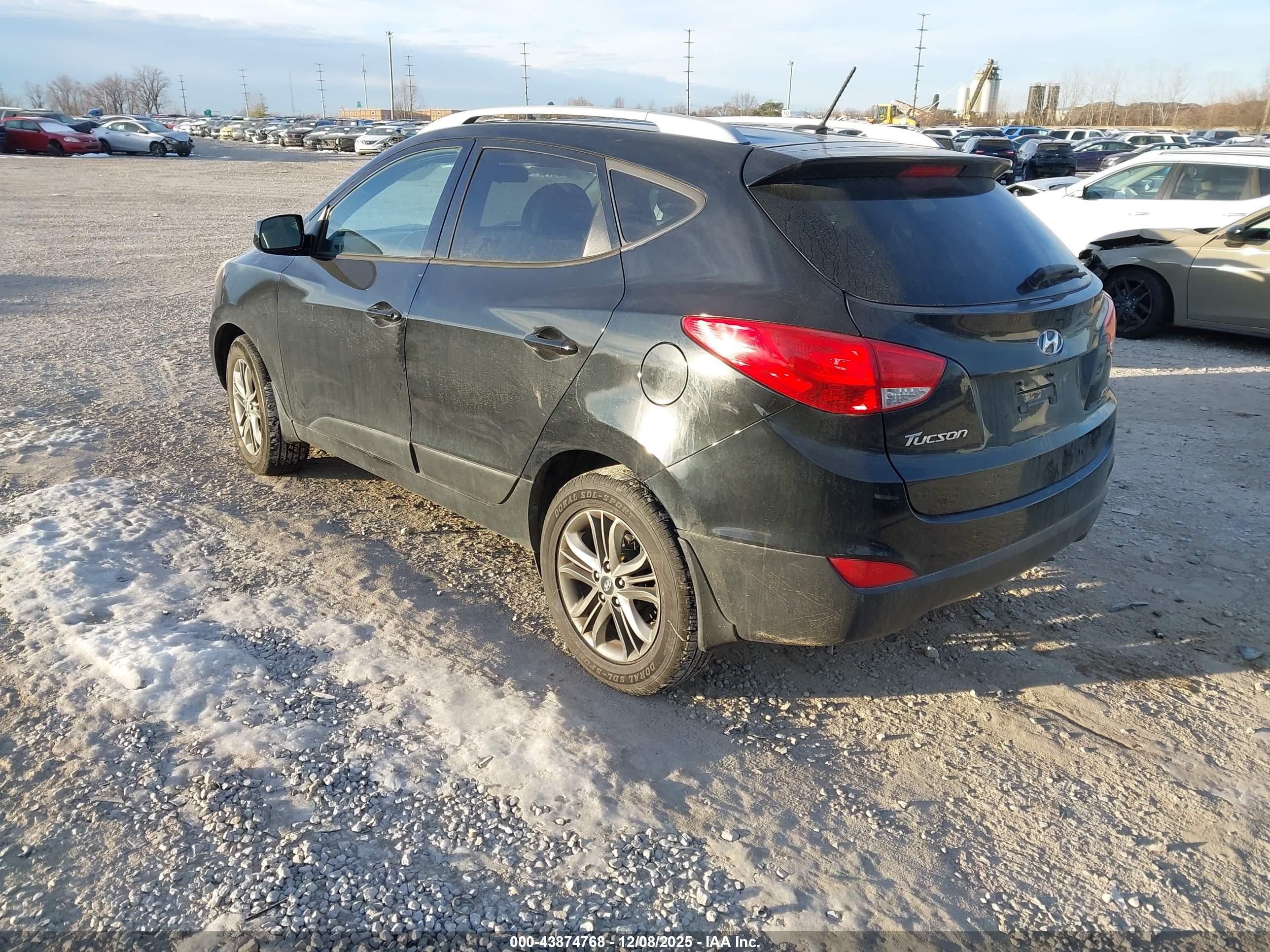 HYUNDAI TUCSON image 3
