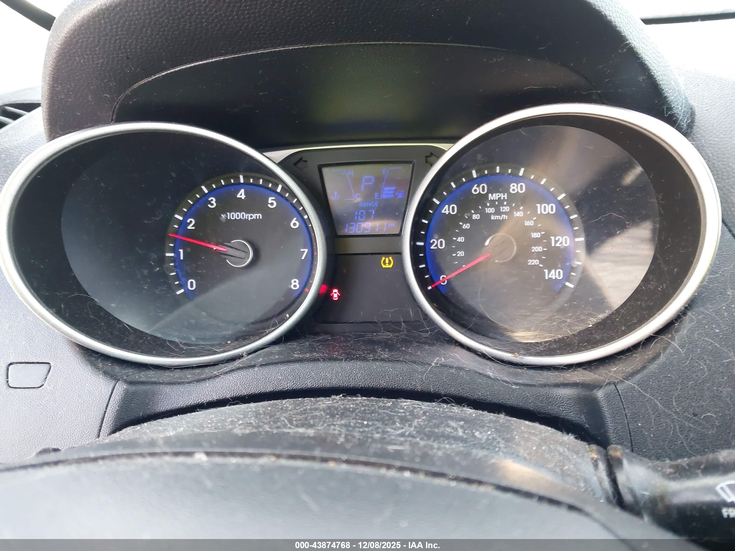 HYUNDAI TUCSON image 7