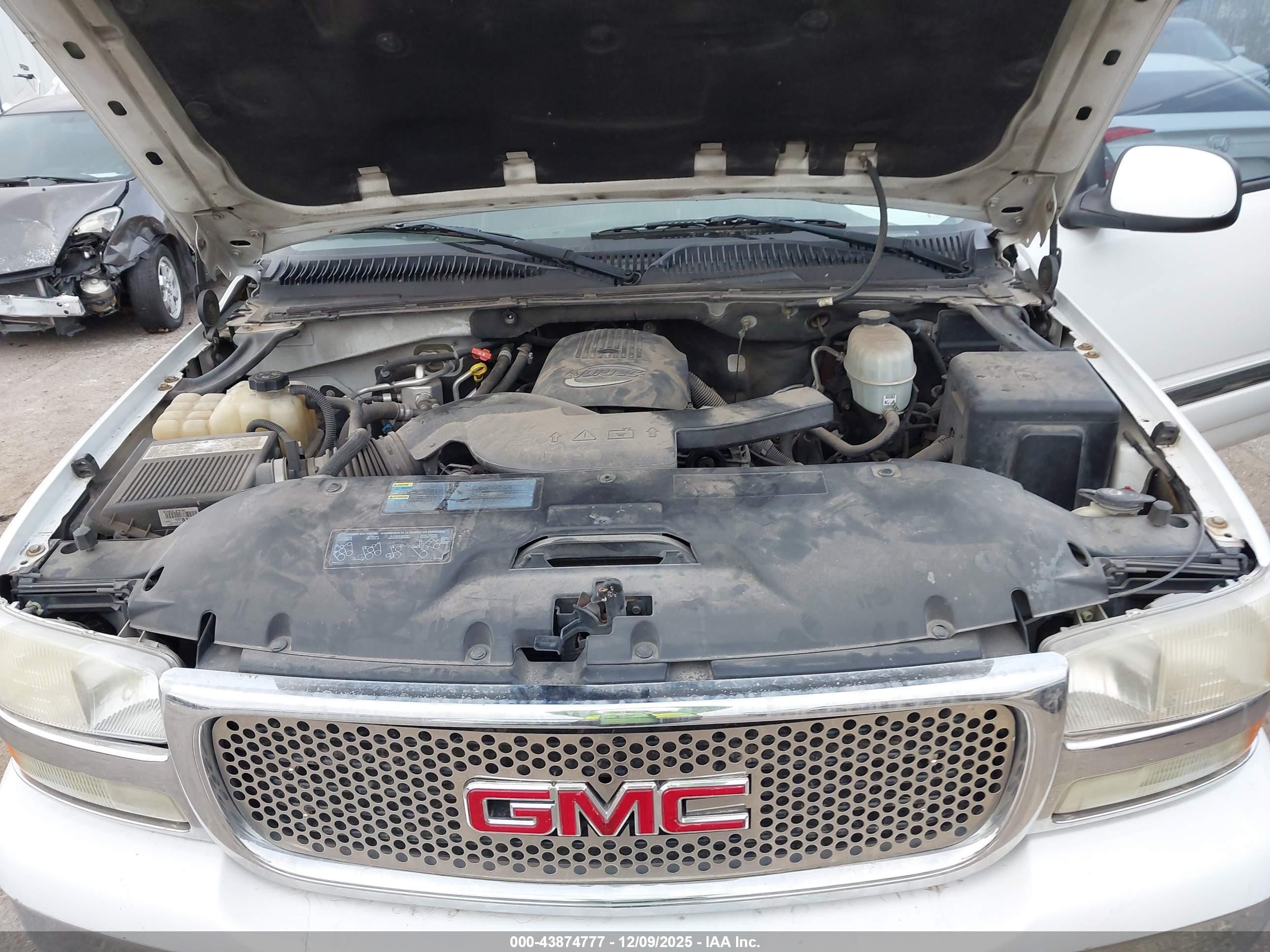 GMC YUKON image 10