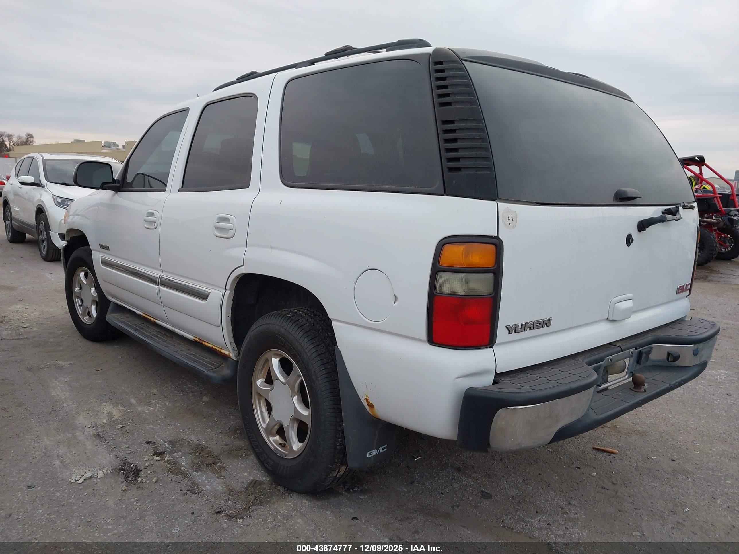 GMC YUKON image 3
