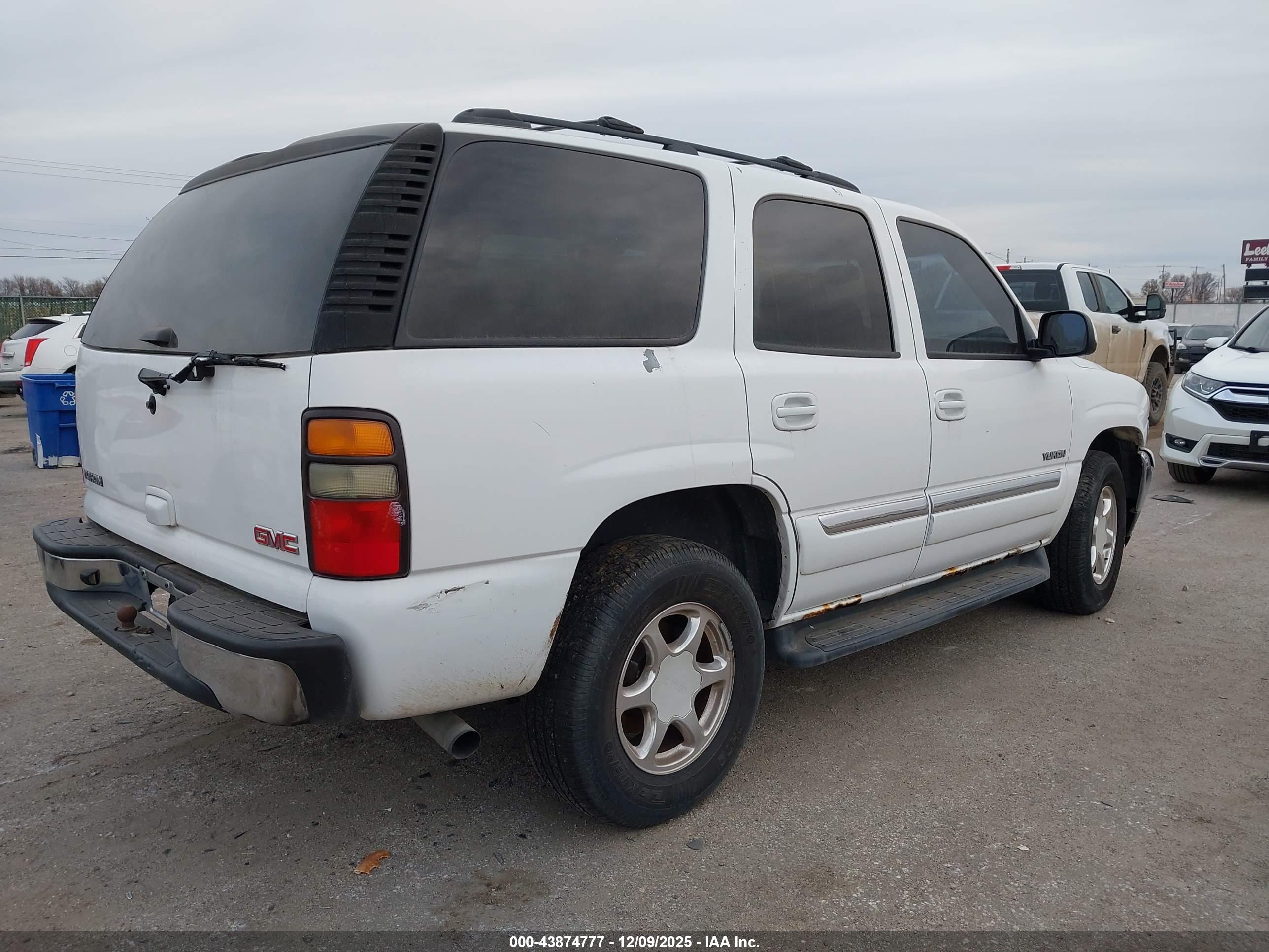 GMC YUKON image 4