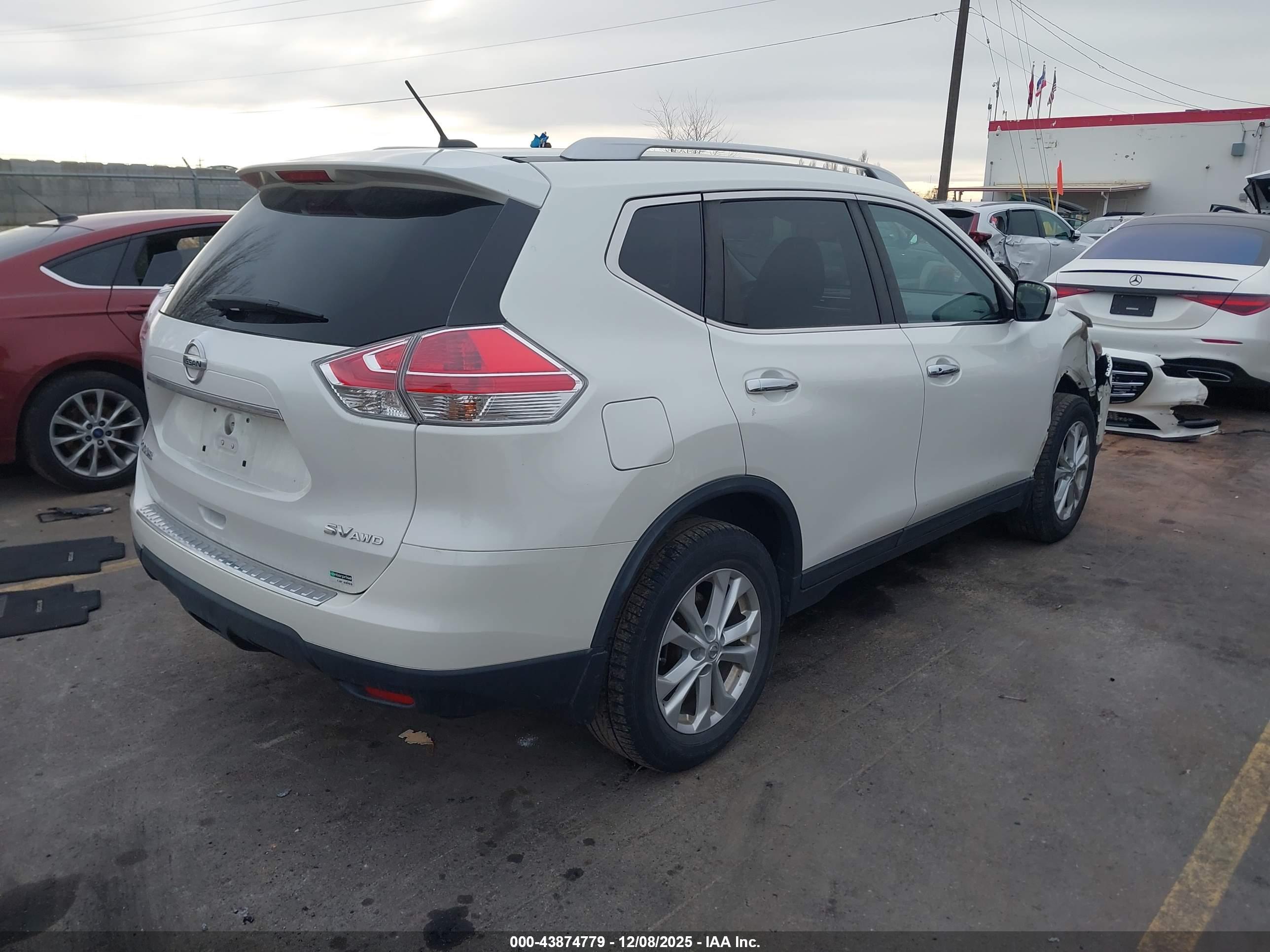 NISSAN ROGUE image 4