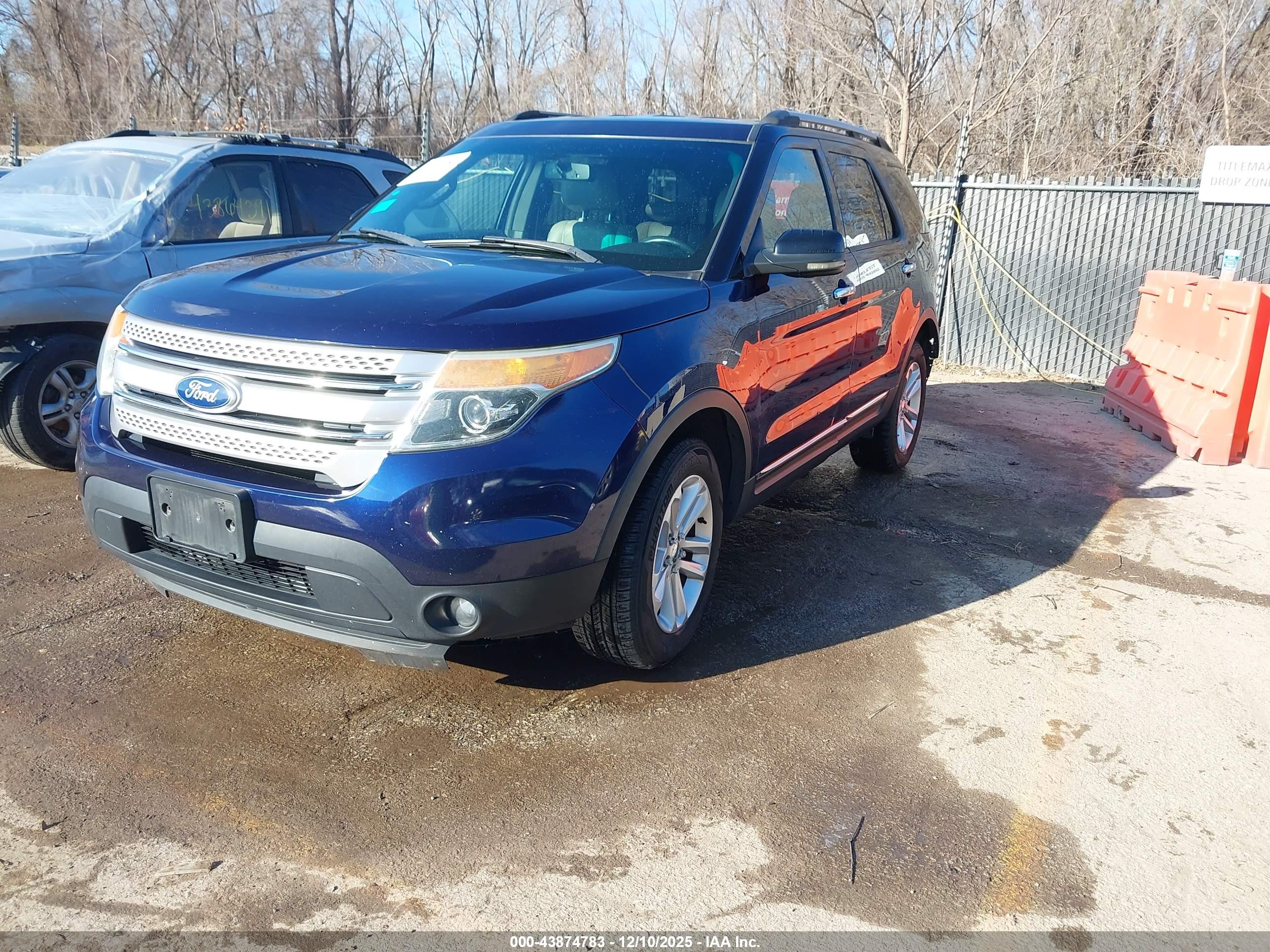 FORD EXPLORER image 2