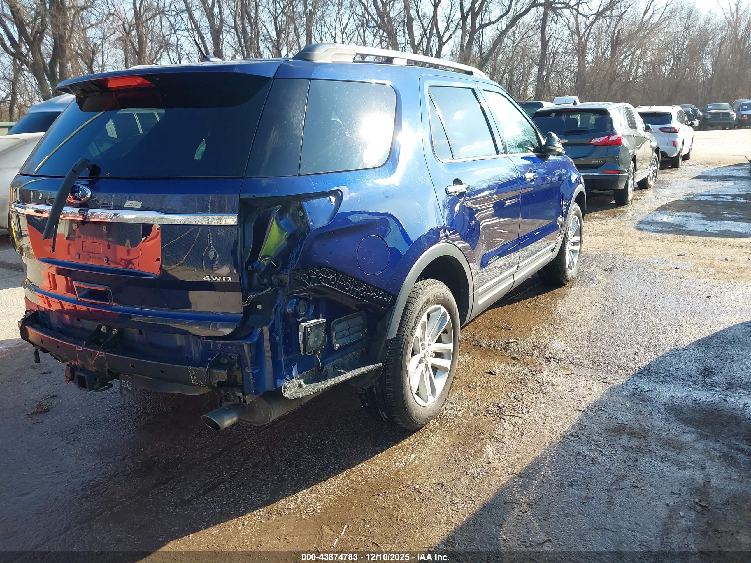 FORD EXPLORER image 4