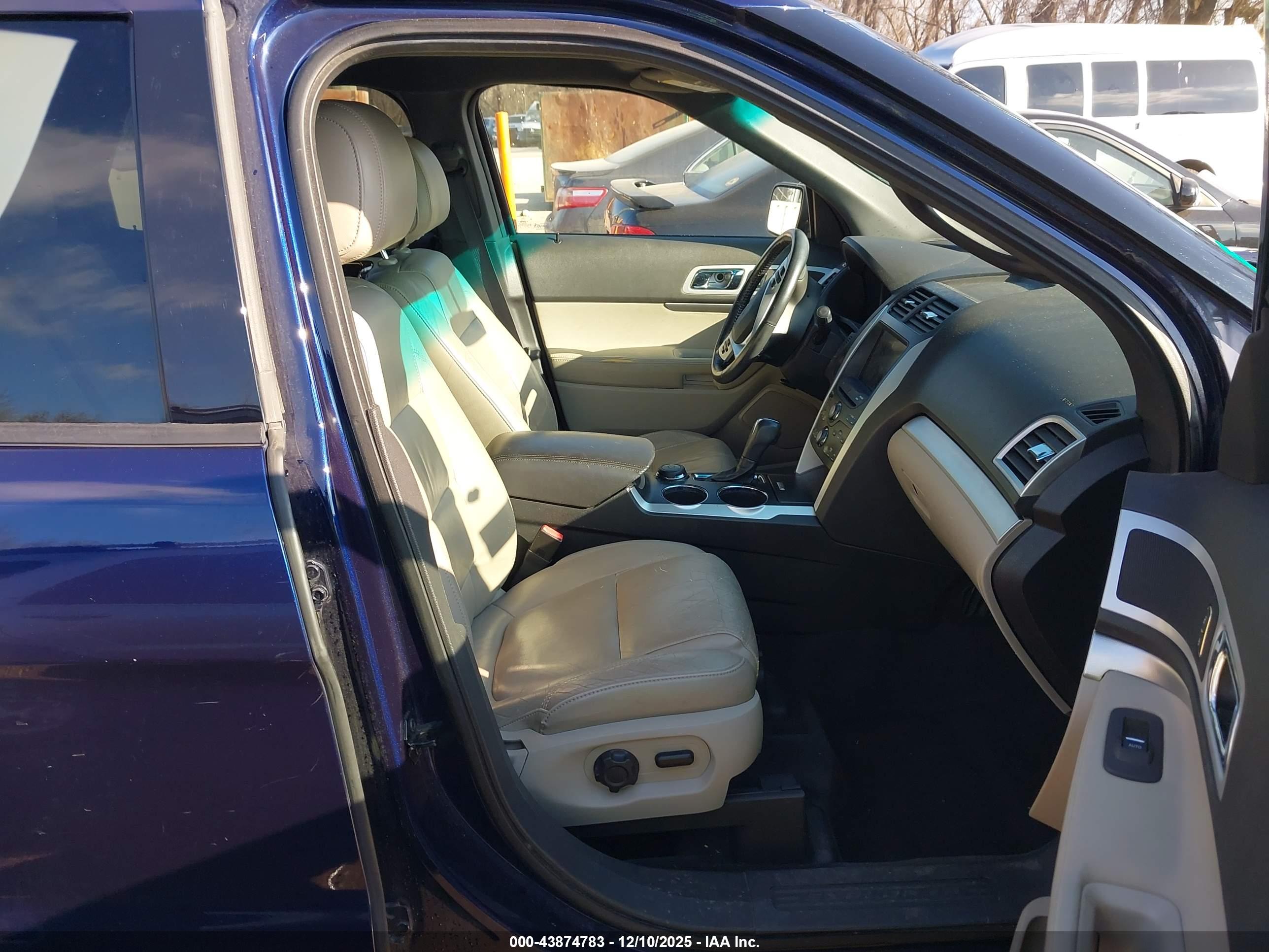 FORD EXPLORER image 5