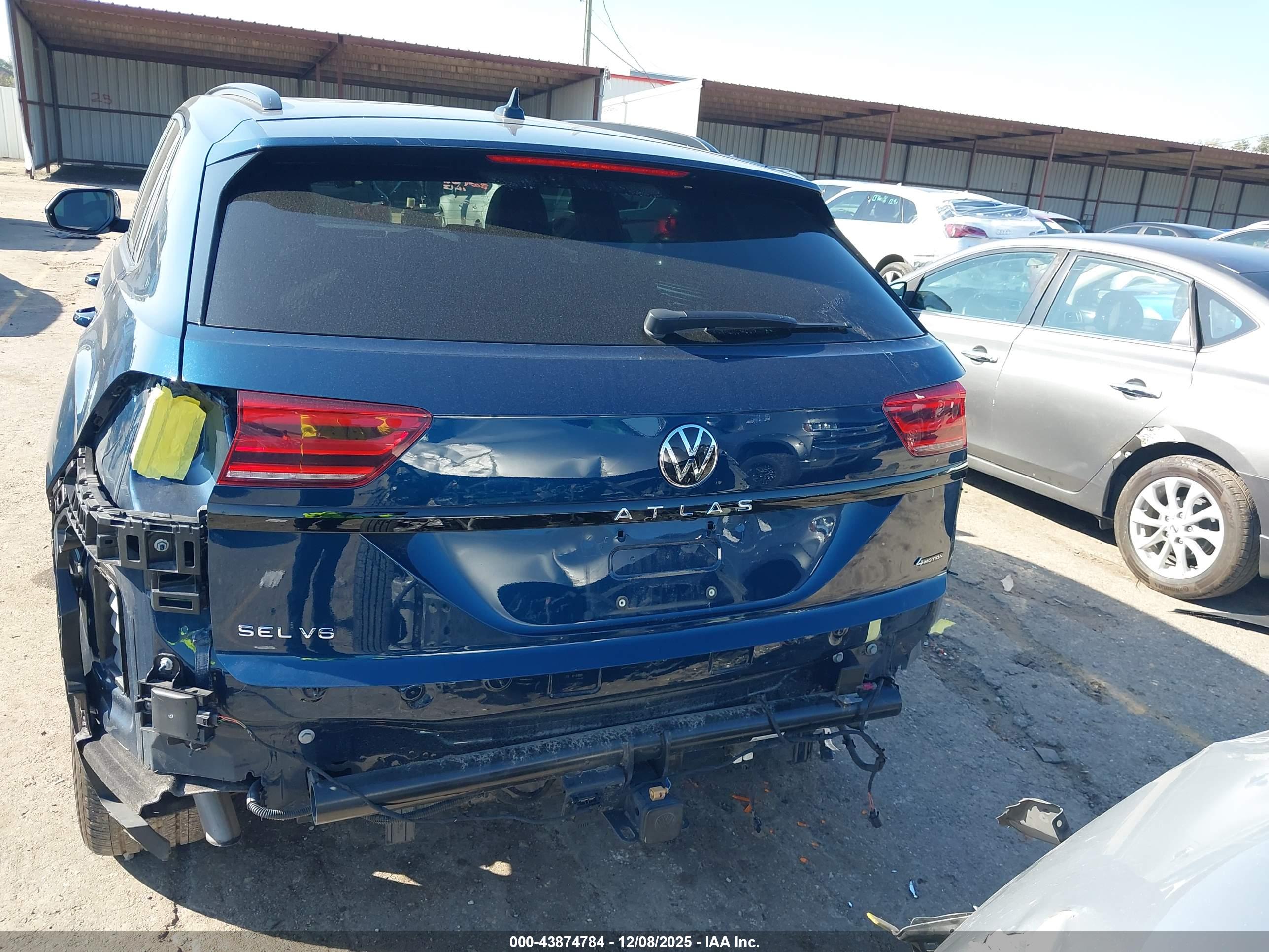 VOLKSWAGEN ATLAS image 6