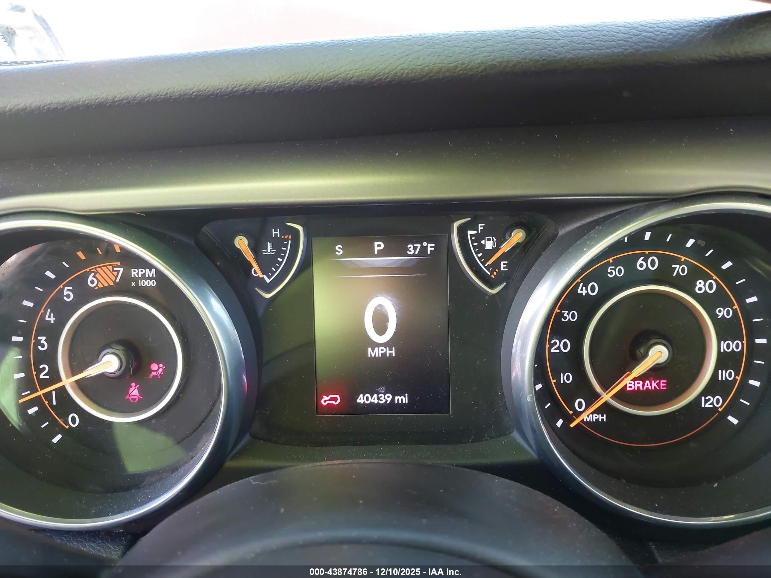 JEEP WRANGLER image 7