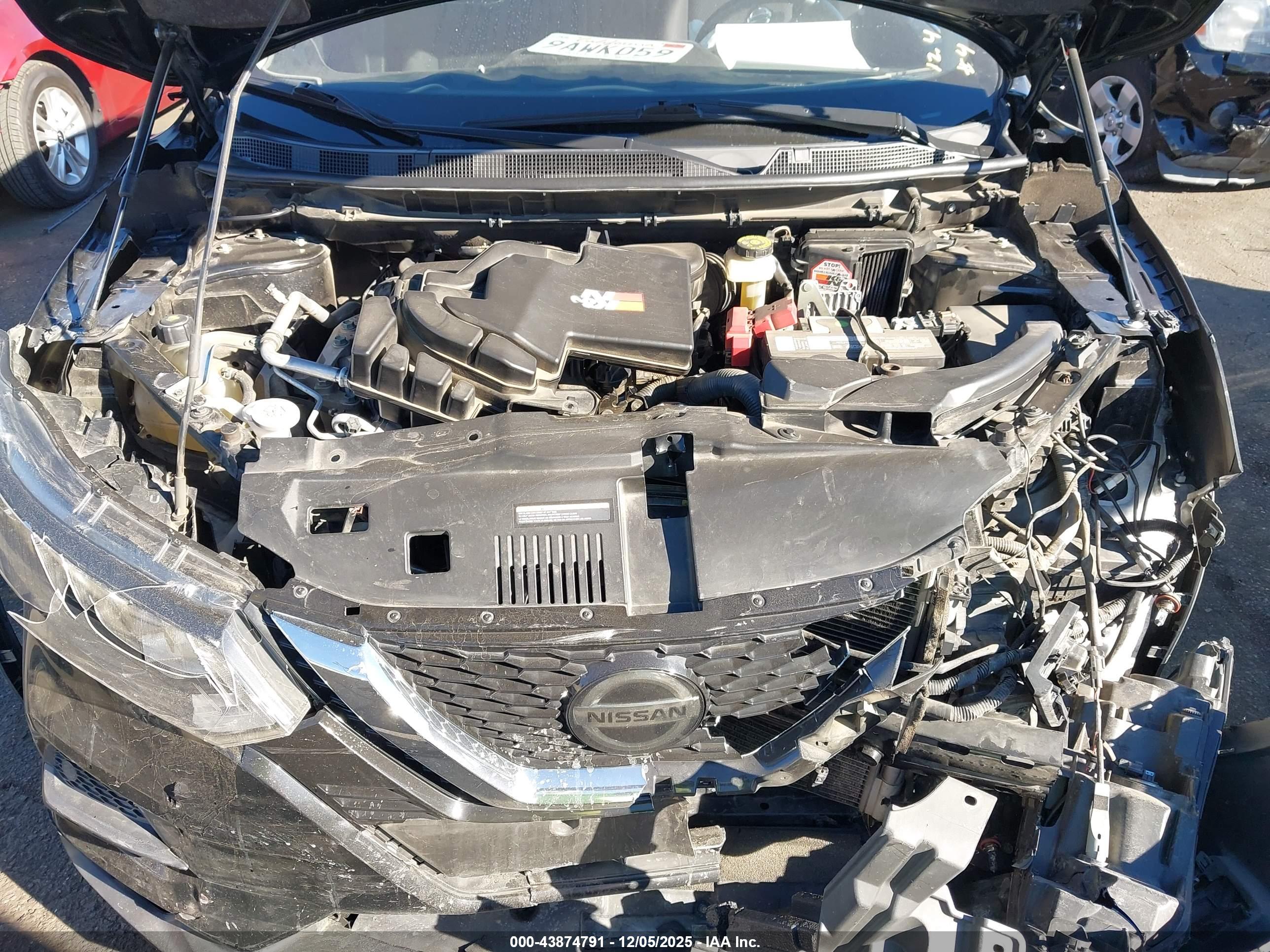 NISSAN ROGUE image 10