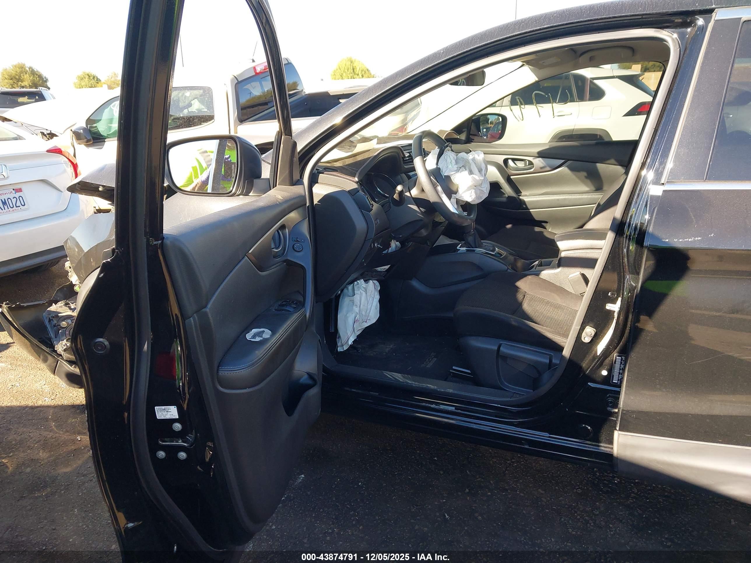 NISSAN ROGUE image 5