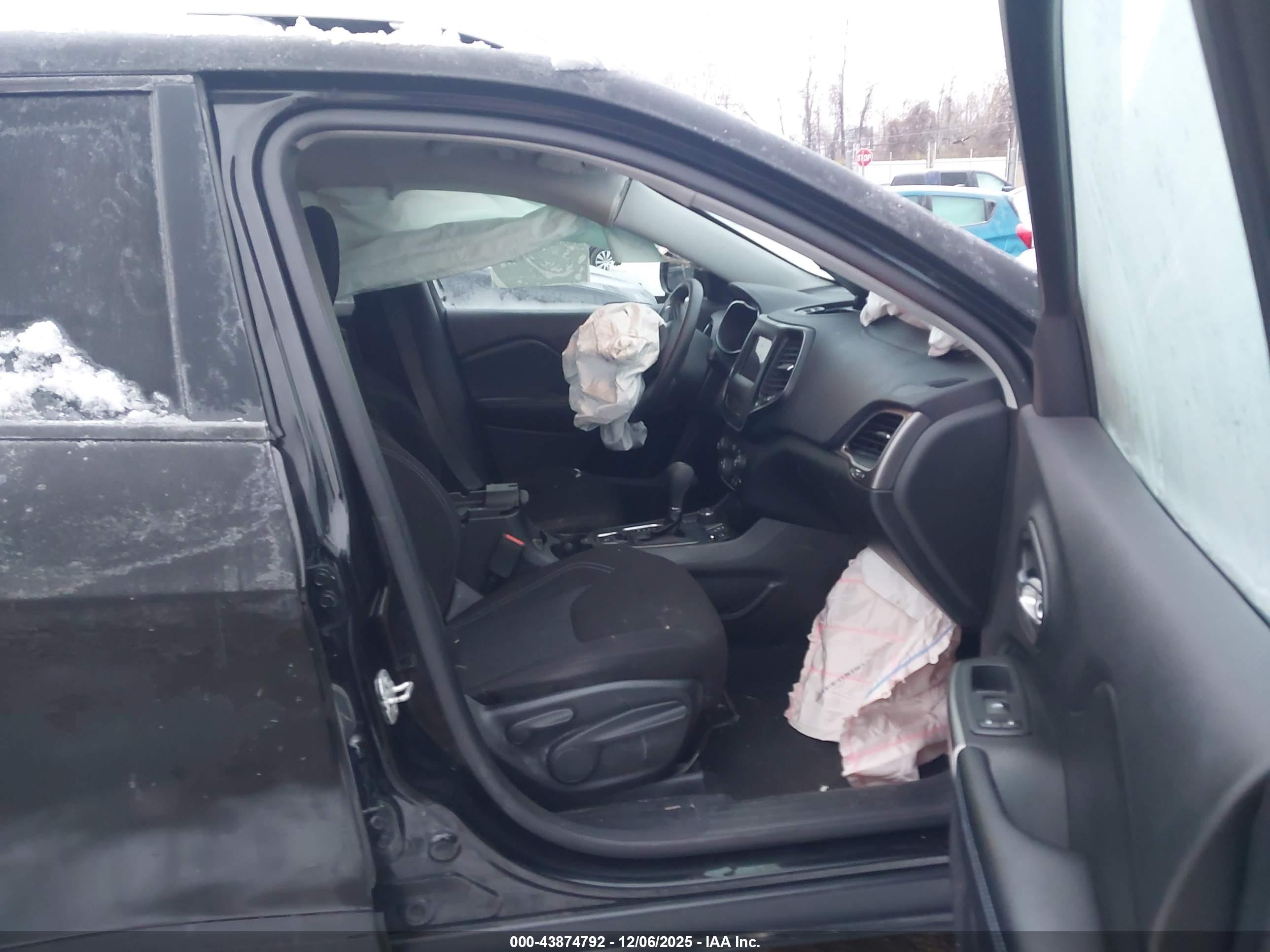 JEEP CHEROKEE image 5