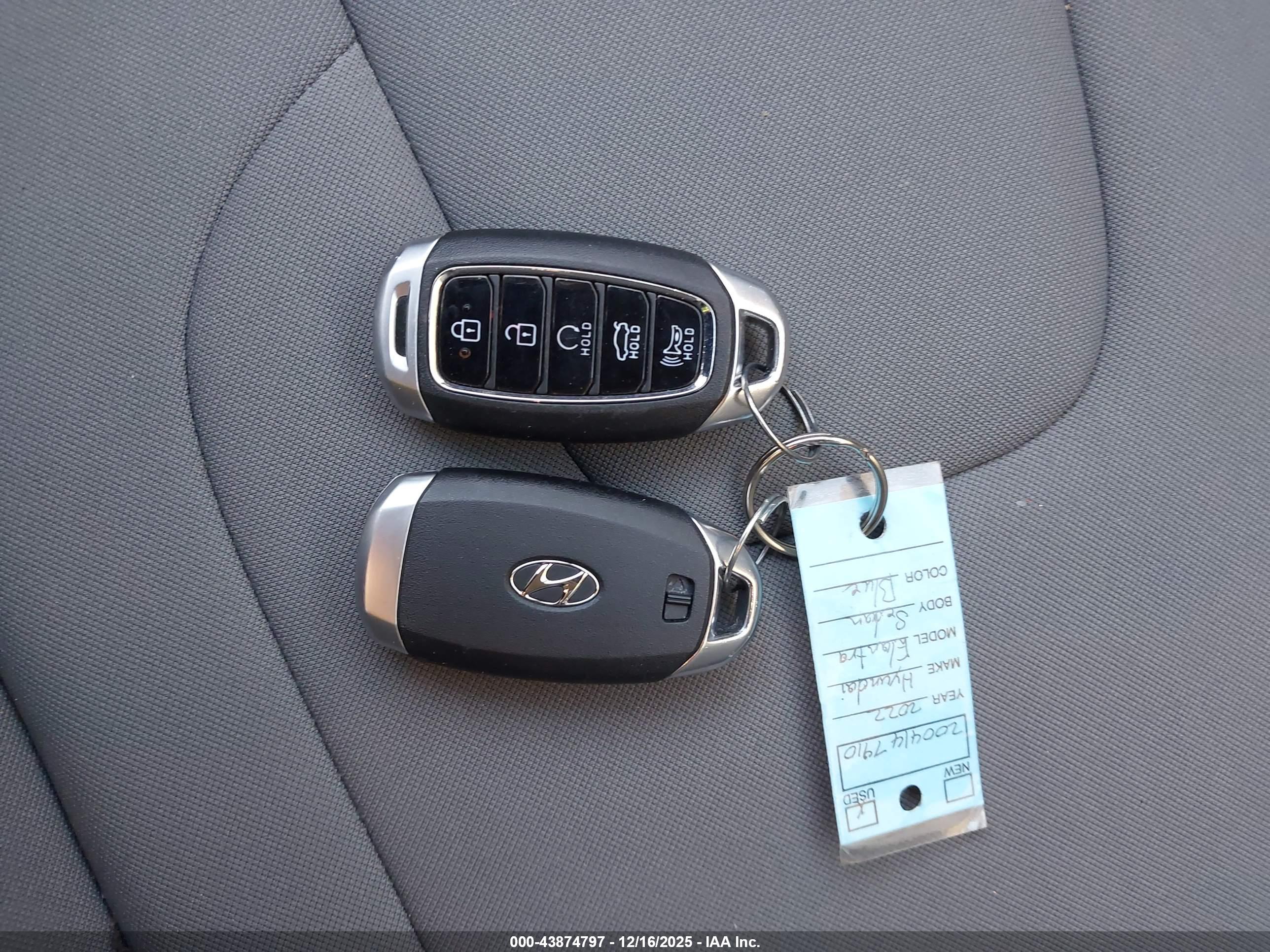 HYUNDAI ELANTRA image 11
