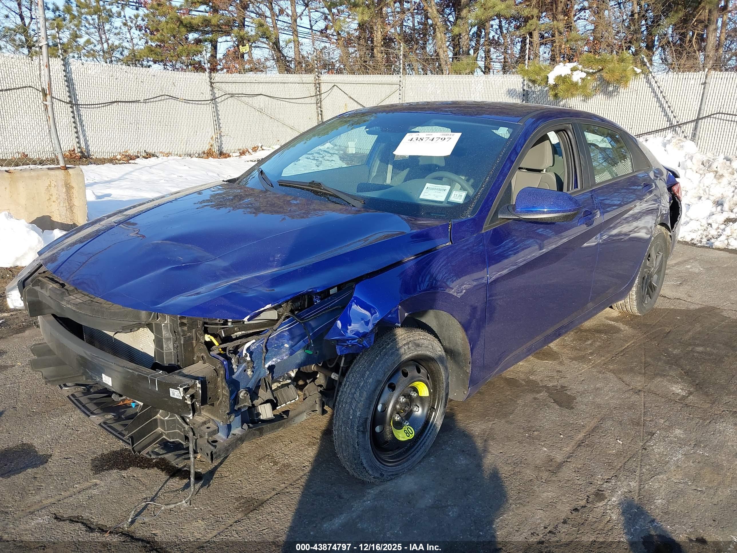 HYUNDAI ELANTRA image 2