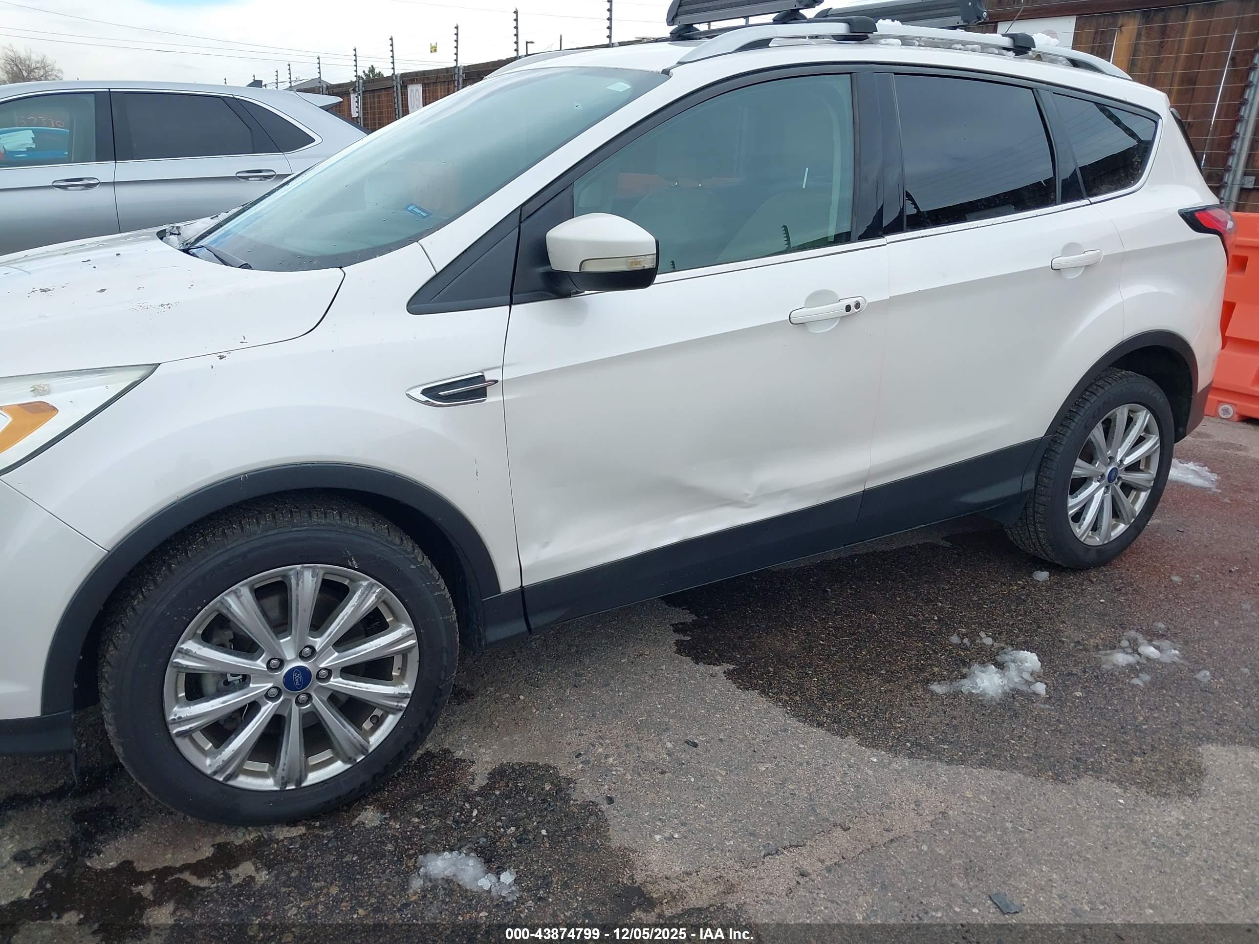 FORD ESCAPE image 6