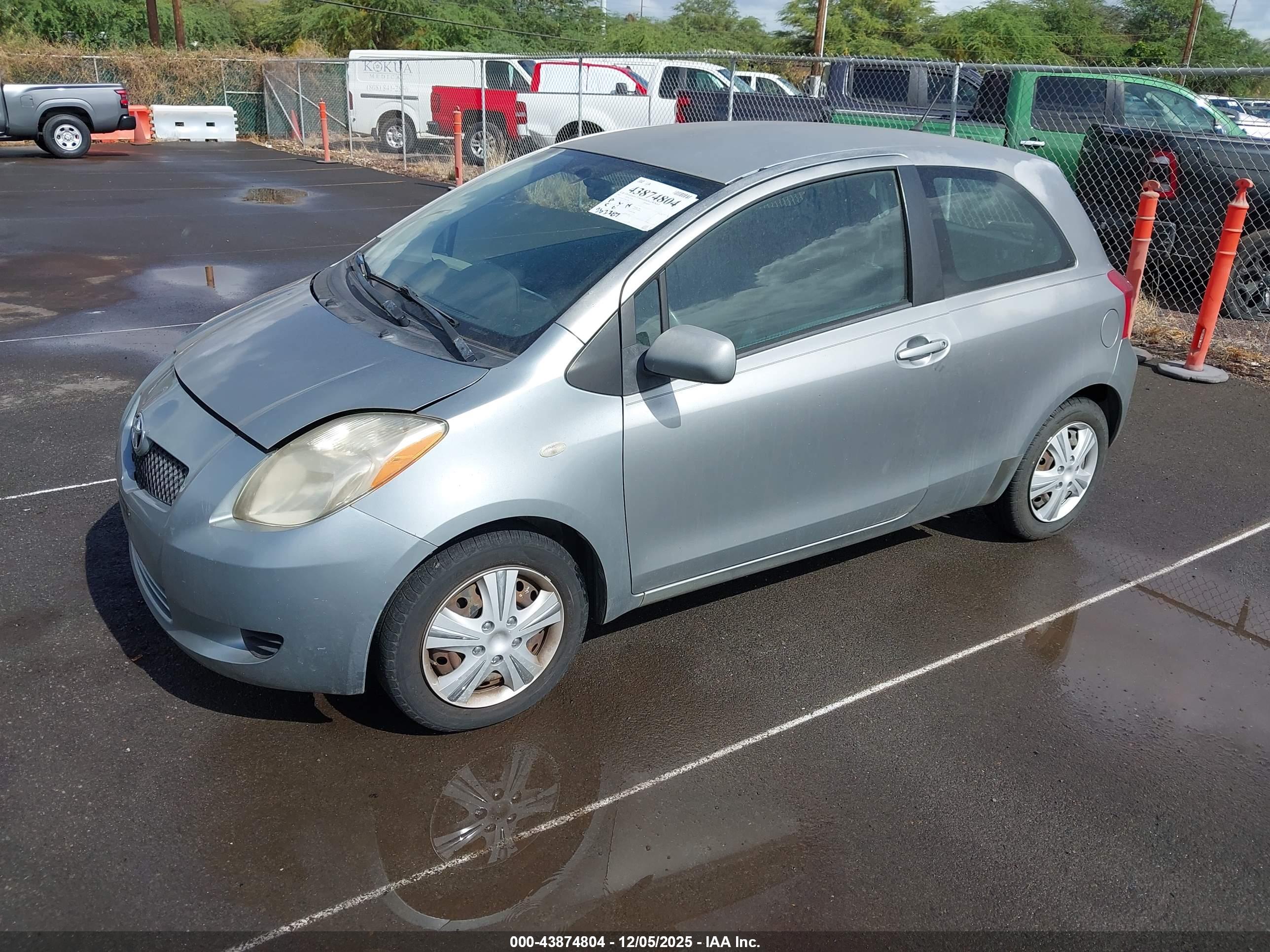 TOYOTA YARIS image 2