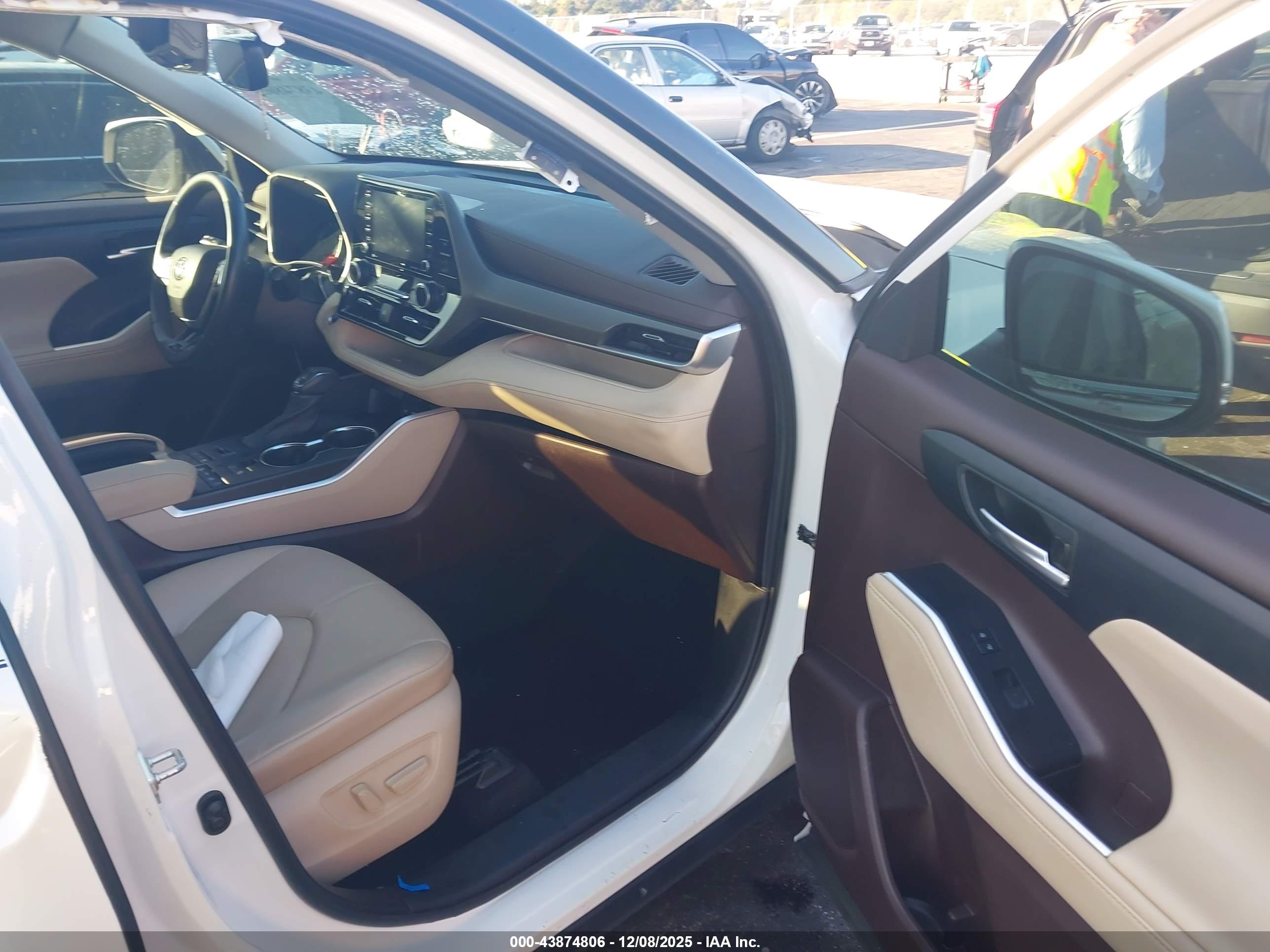 TOYOTA HIGHLANDER image 5