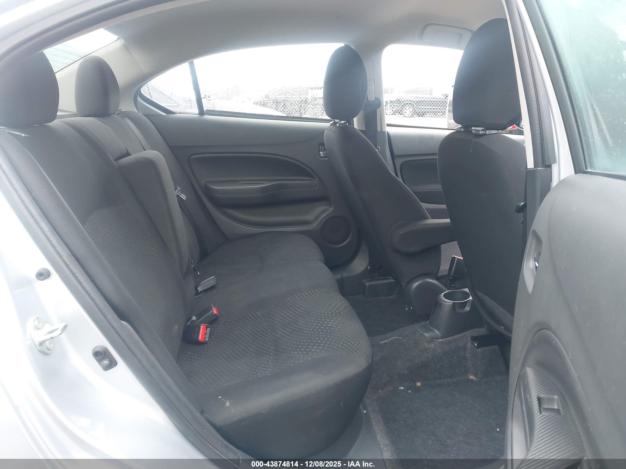 MITSUBISHI MIRAGE image 8
